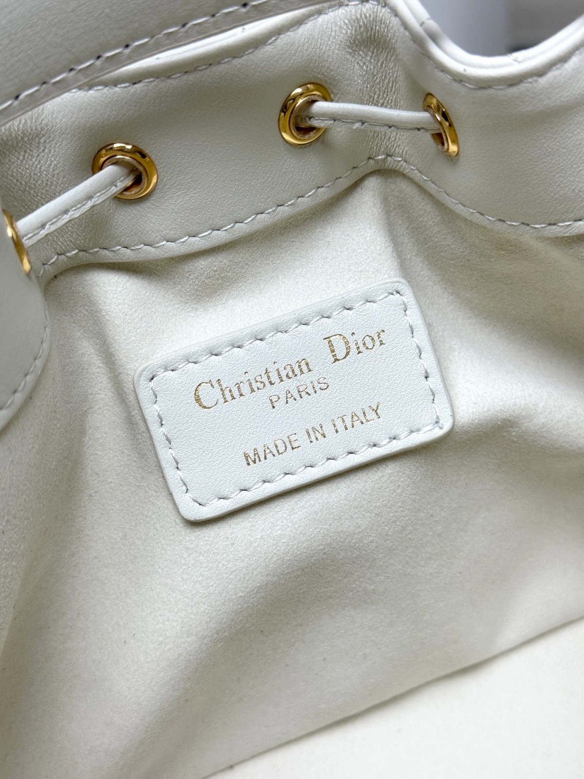 031 59123176 size 17x16x9cm