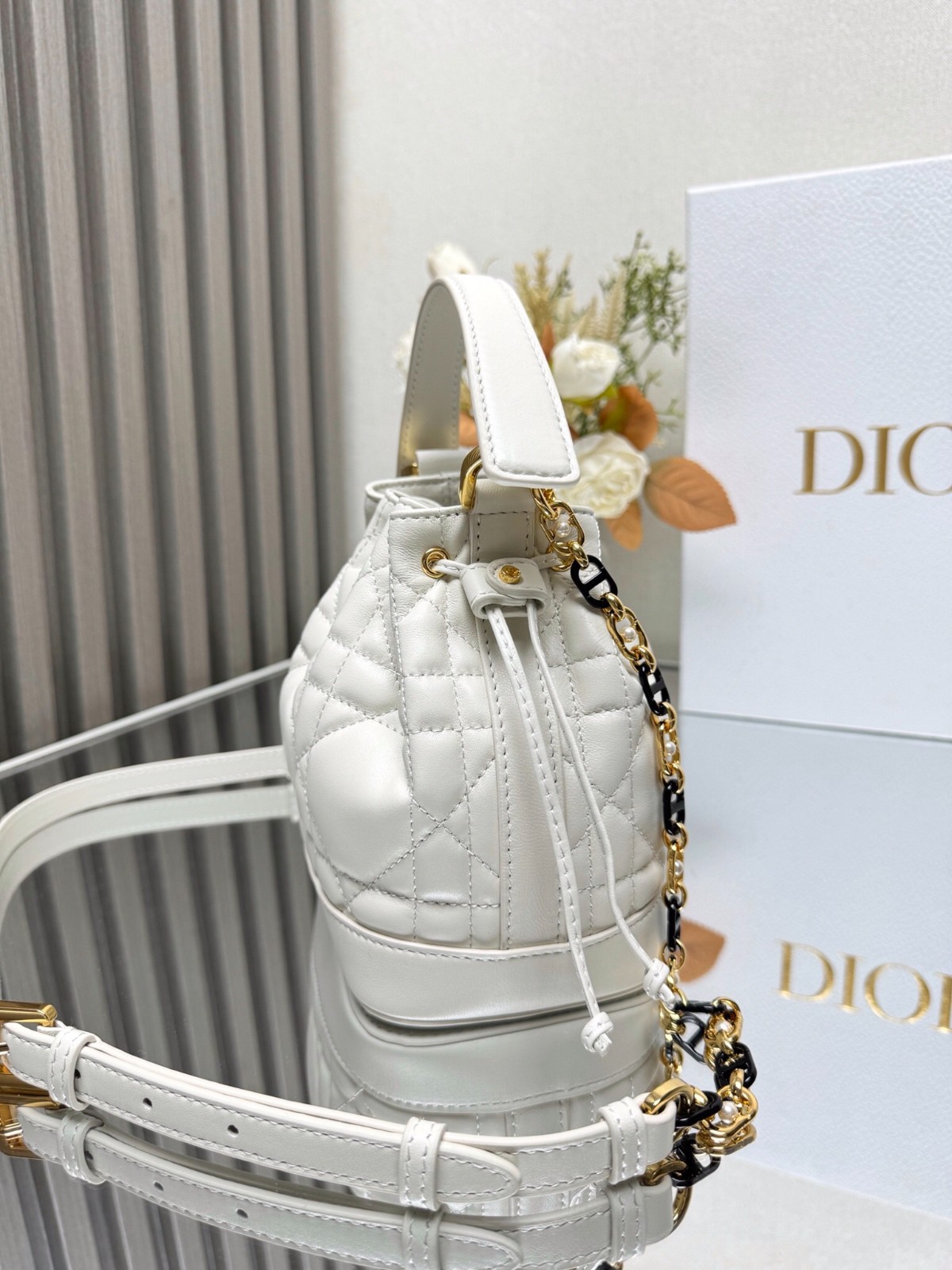 031 59123176 size 17x16x9cm