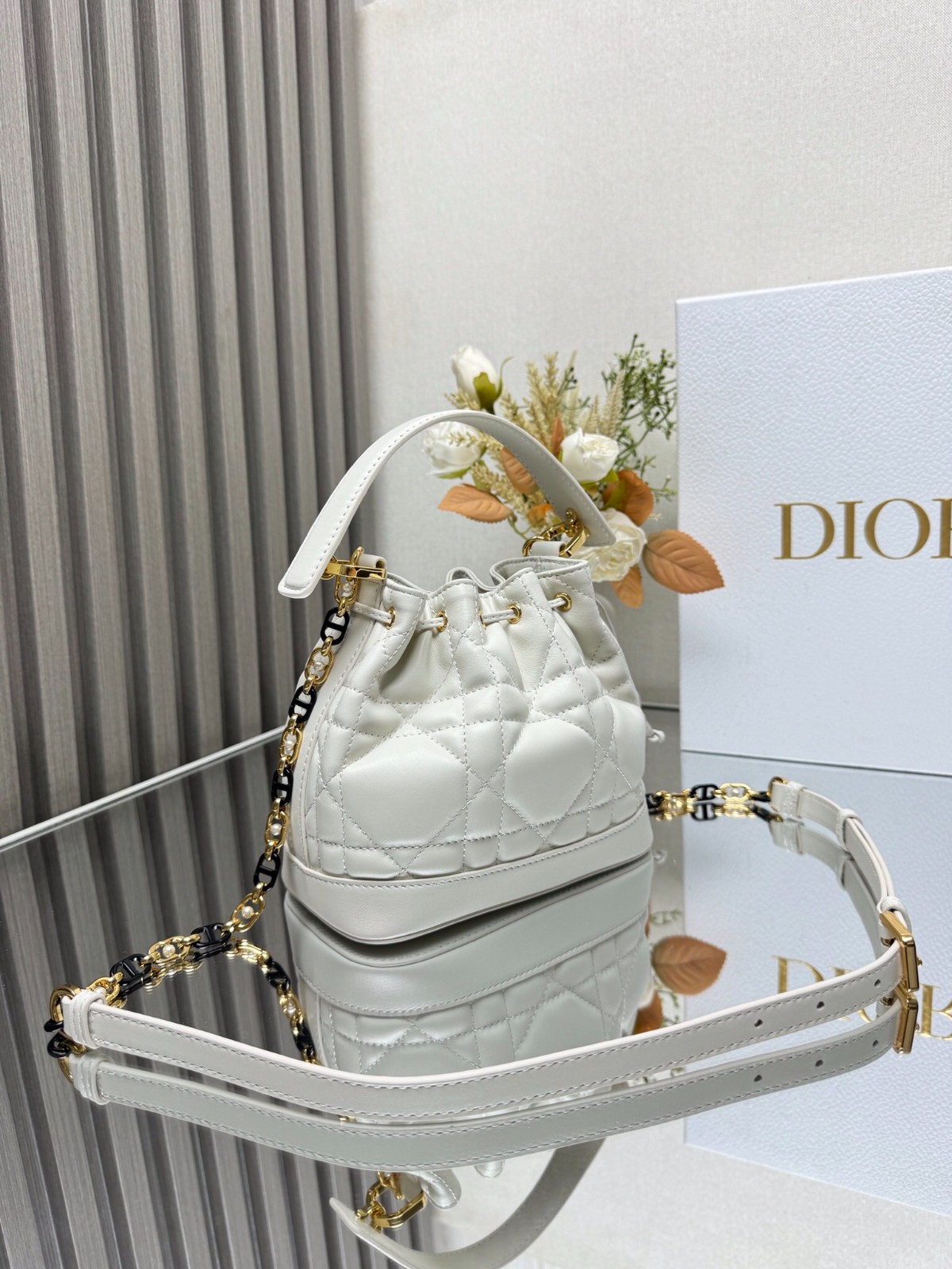 031 59123176 size 17x16x9cm