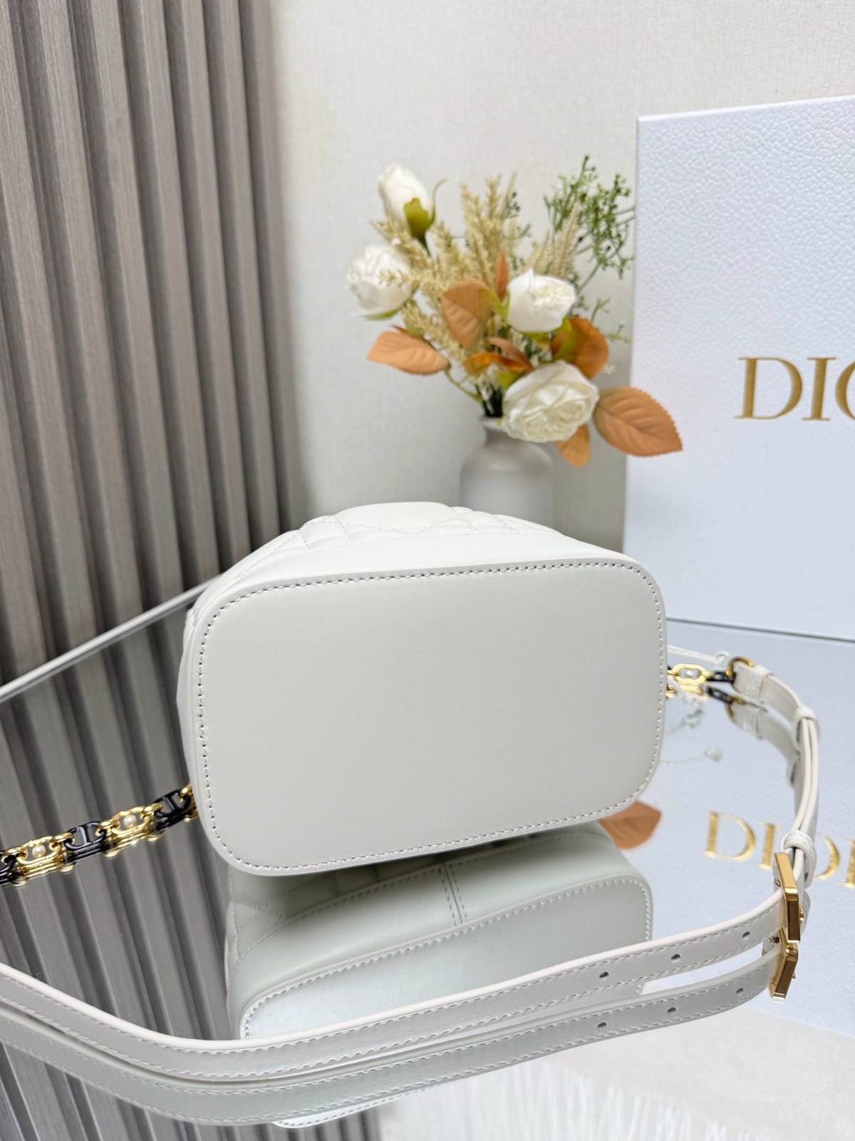 031 59123176 size 17x16x9cm