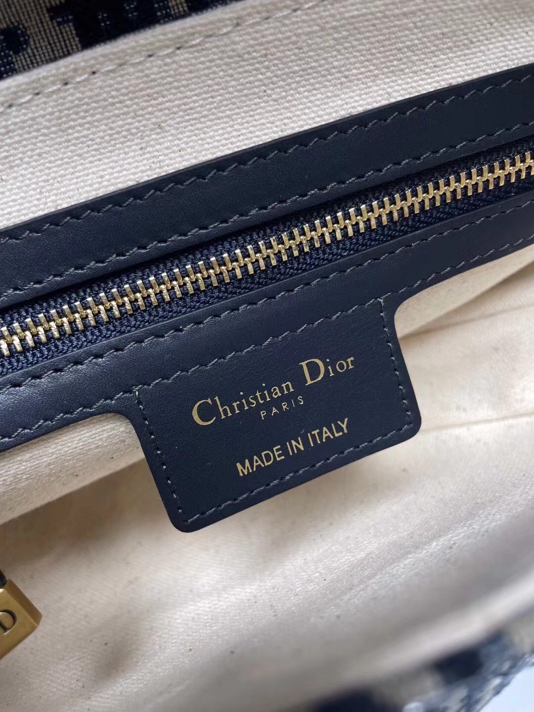 030 56123169 size 25.5×20×6.5cm