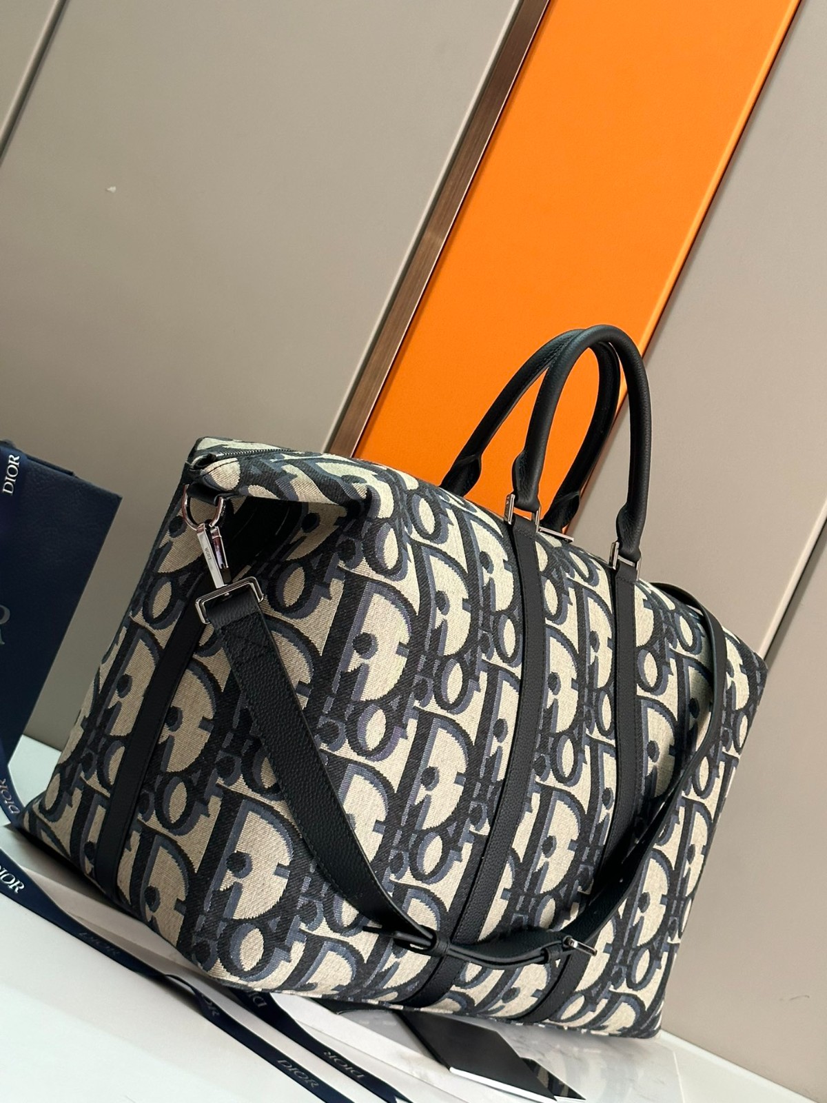 018 65123204 size 63x37.5x24cm
