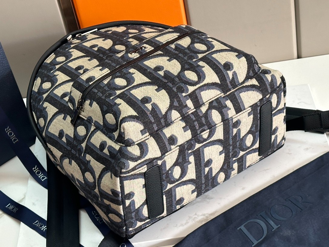 012 54123168 size 30x42x15cm