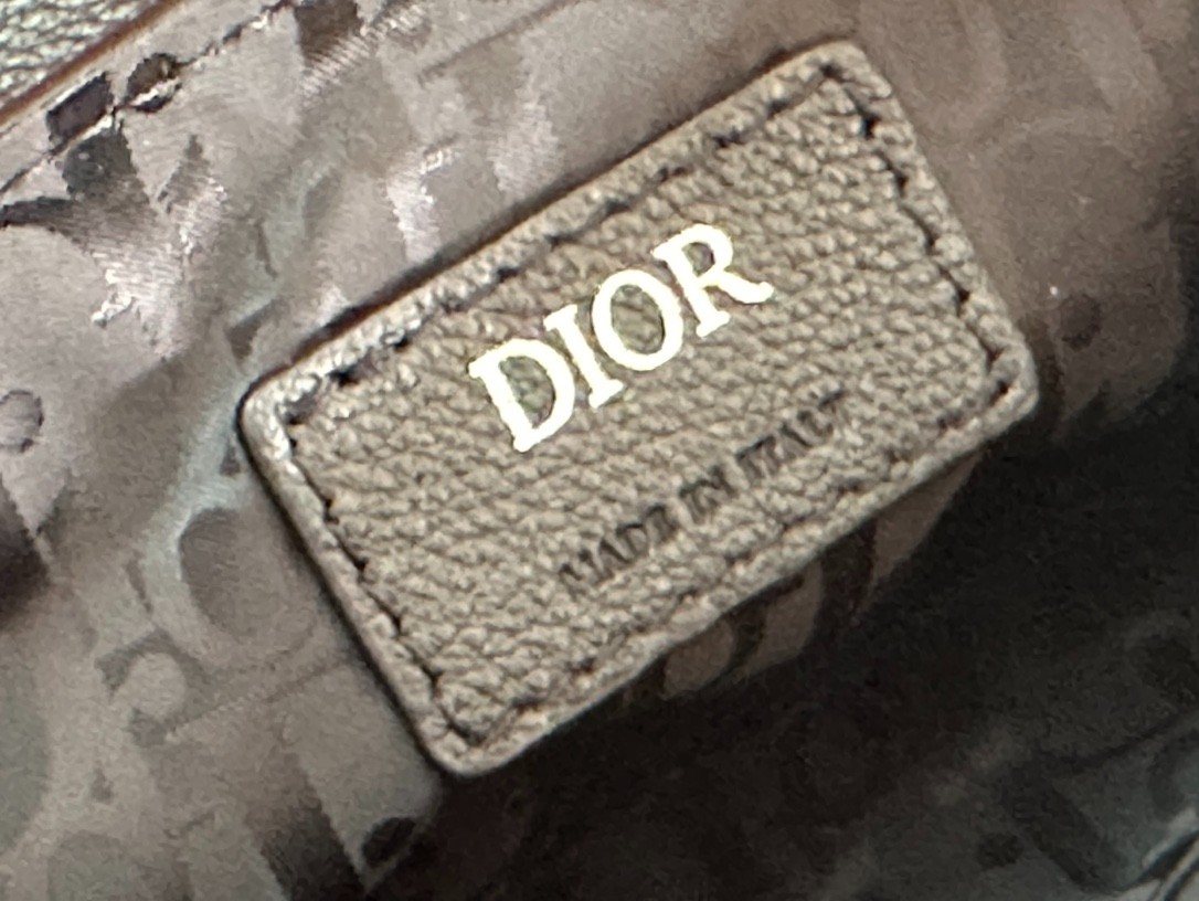 005 48123162 size 19x11x4cm