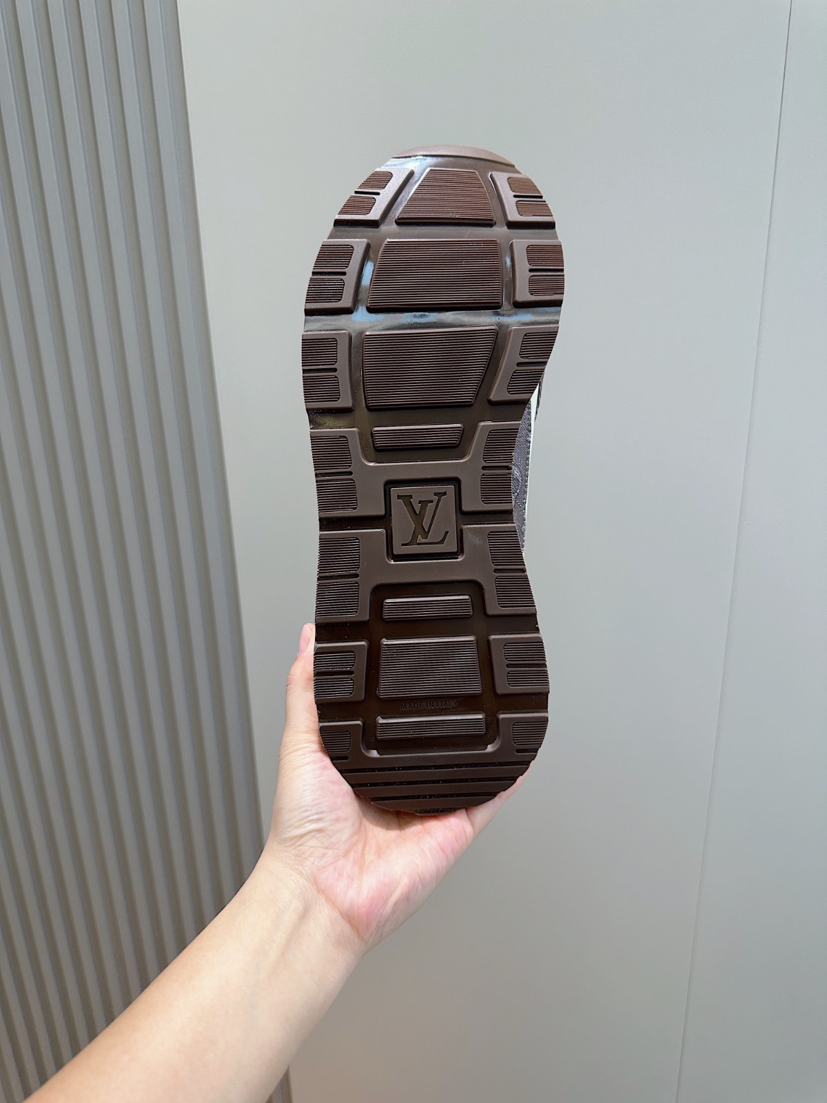 056 40123132 size 38-45