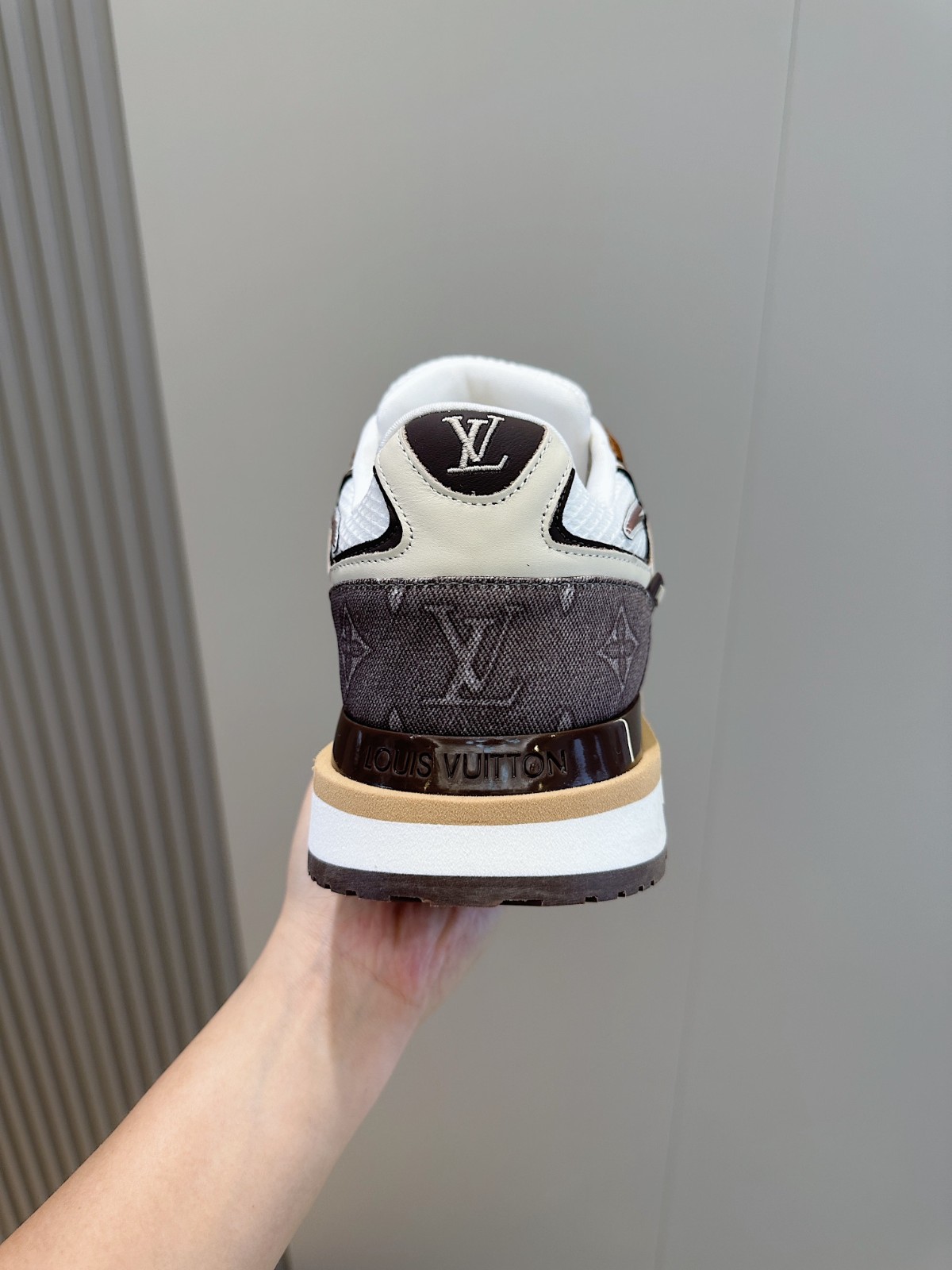 056 40123132 size 38-45