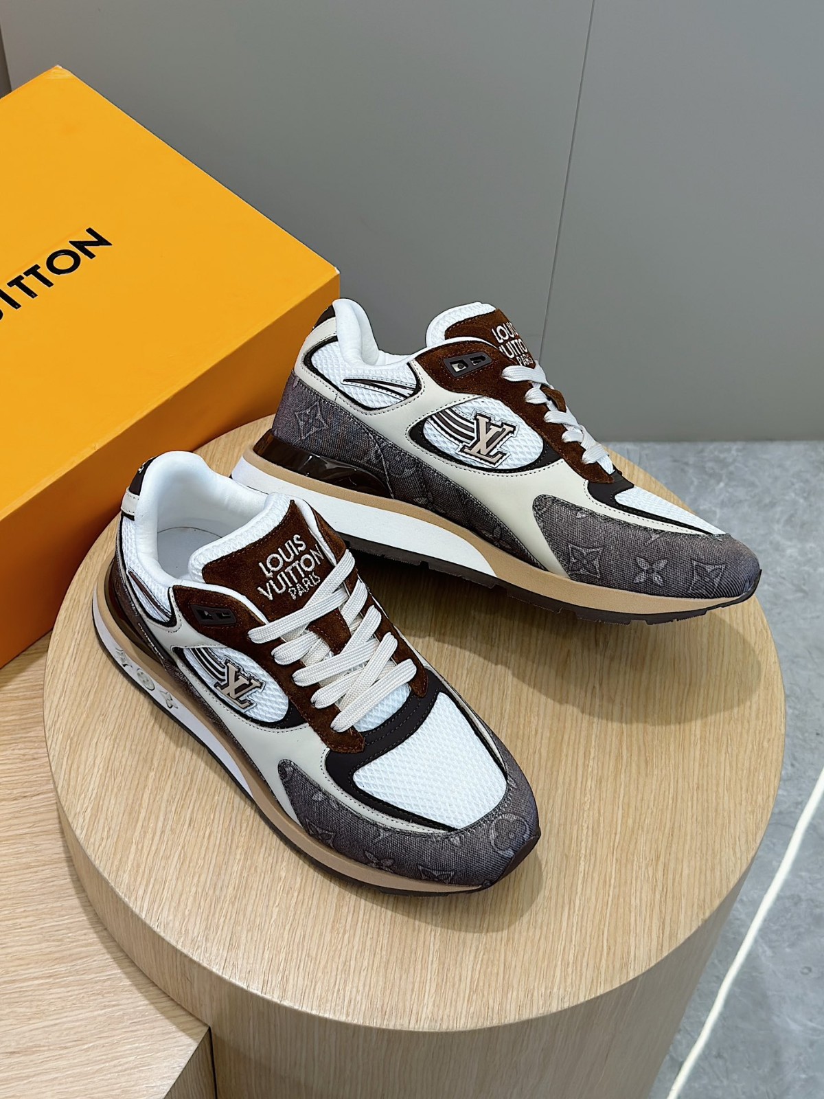 056 40123132 size 38-45