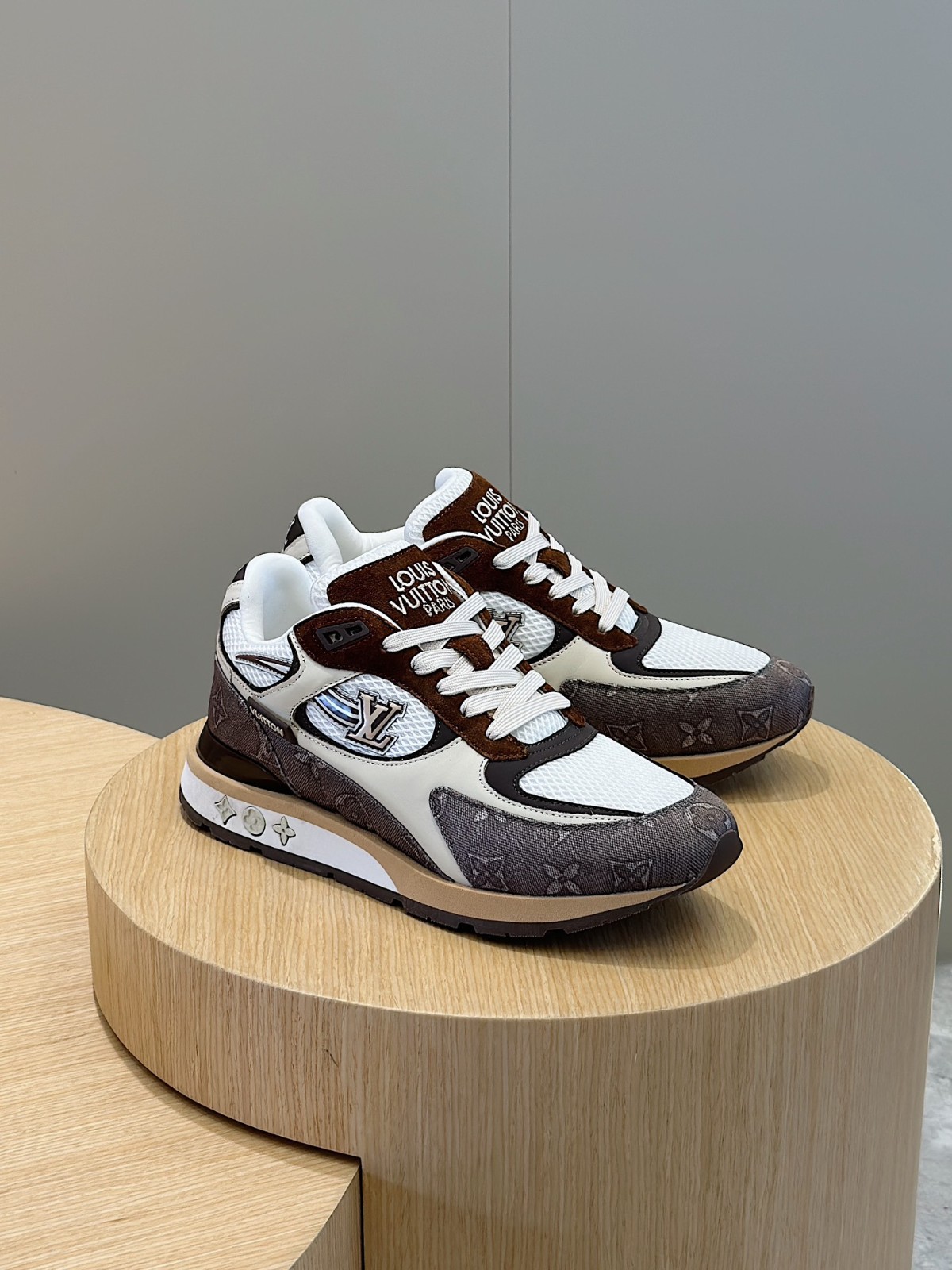 056 40123132 size 38-45