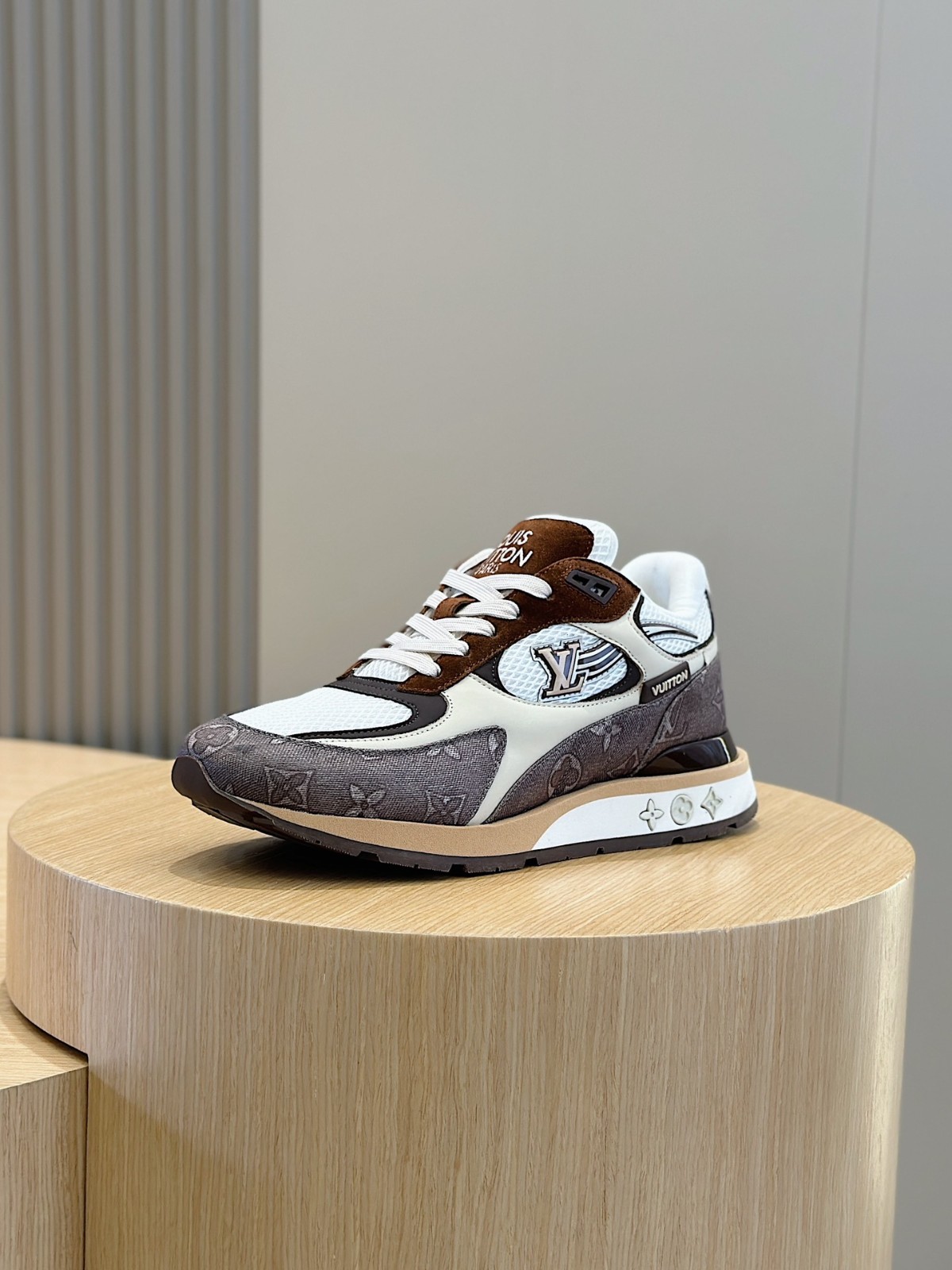 056 40123132 size 38-45