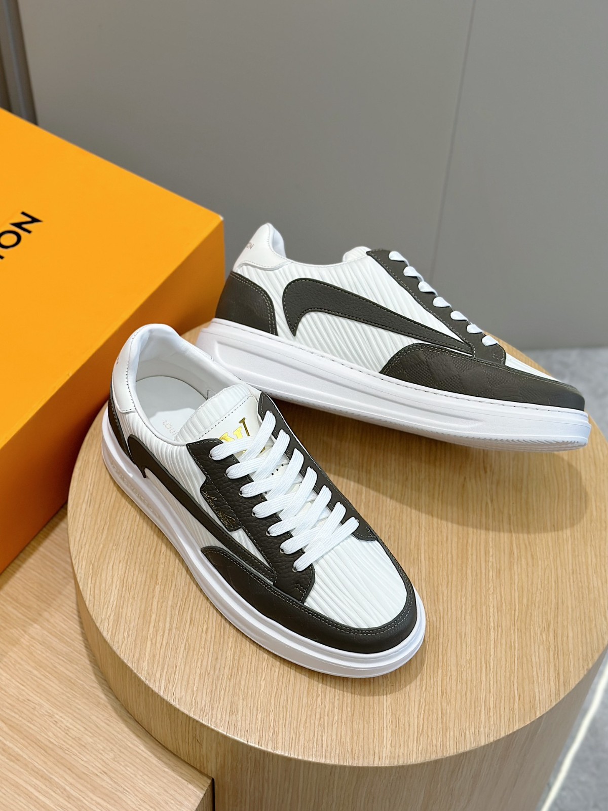 036 40123136 size 38-45