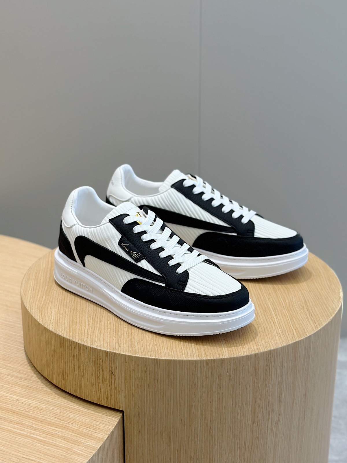 033 40123136 size 38-45