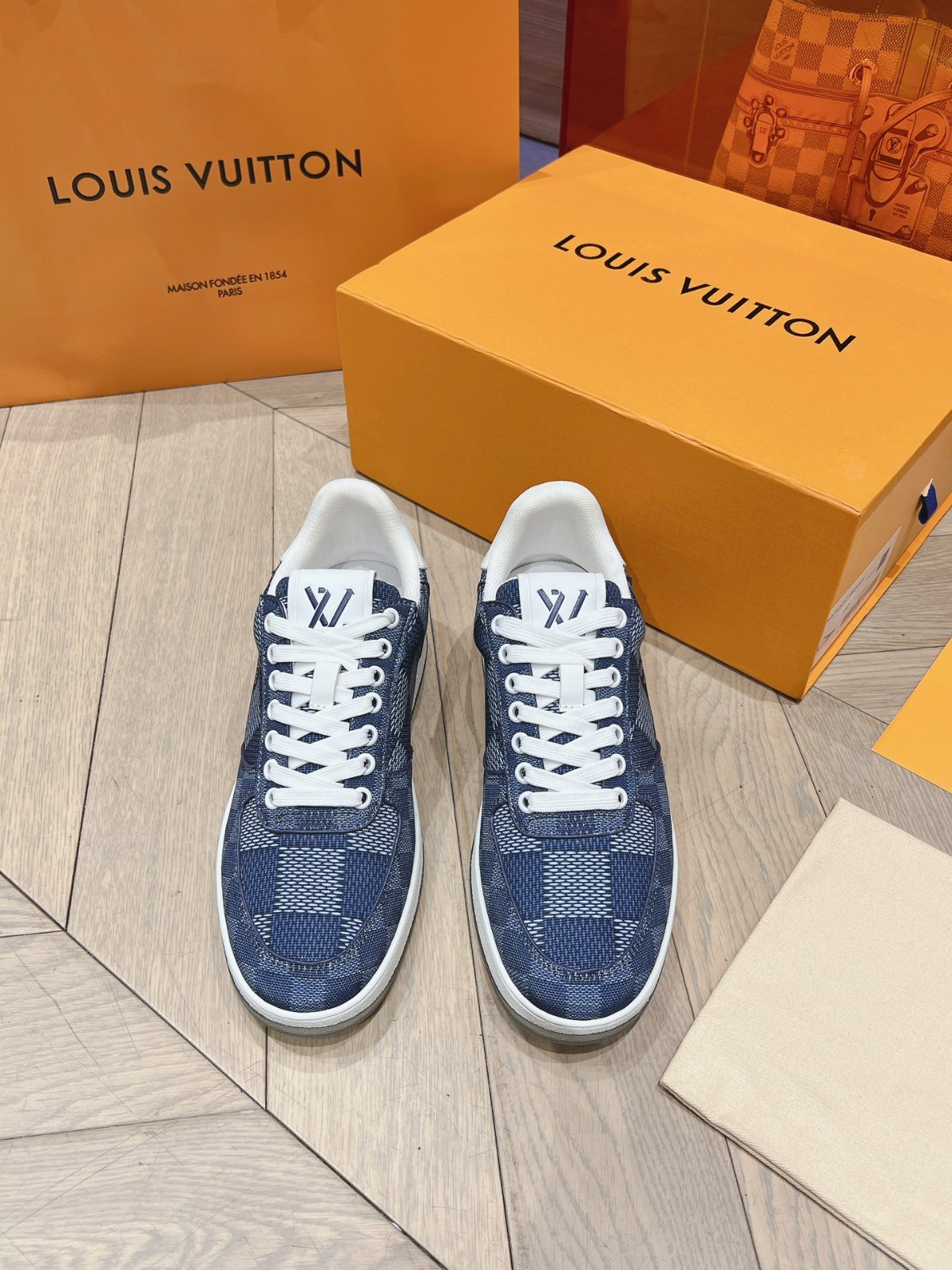 017 38123127 size 39-45