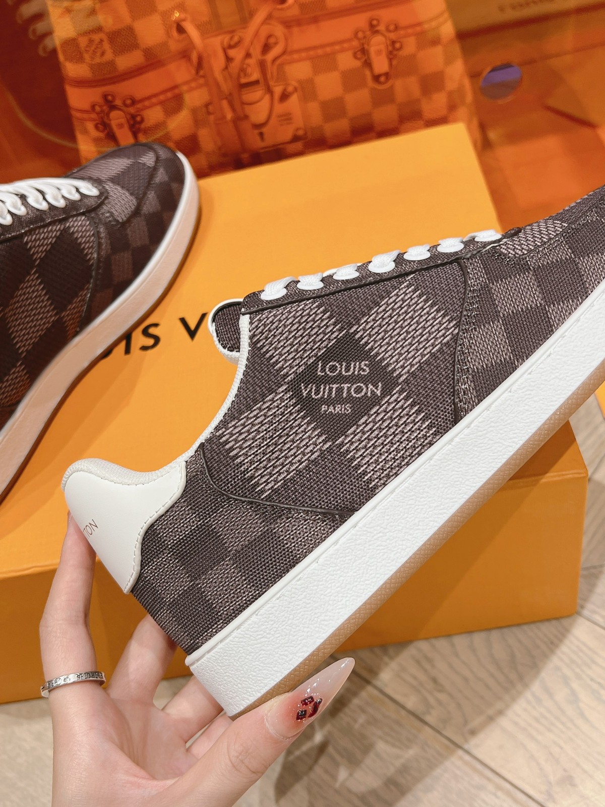 016 38123127 size 39-45