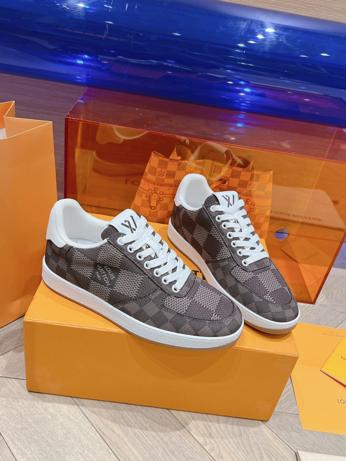 016 38123127 size 39-45