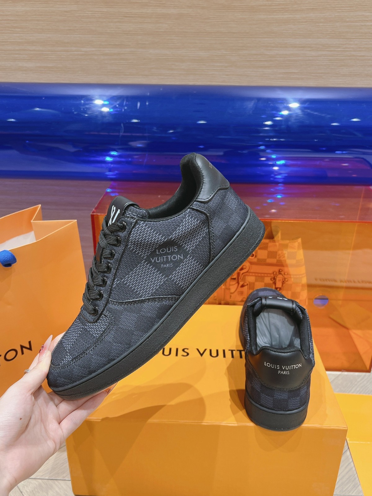 015 38123127 size 39-45