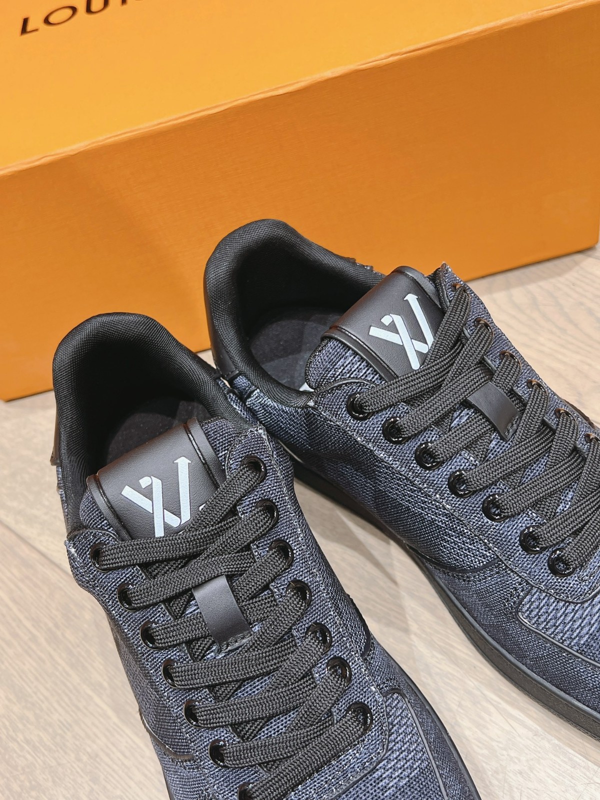 015 38123127 size 39-45