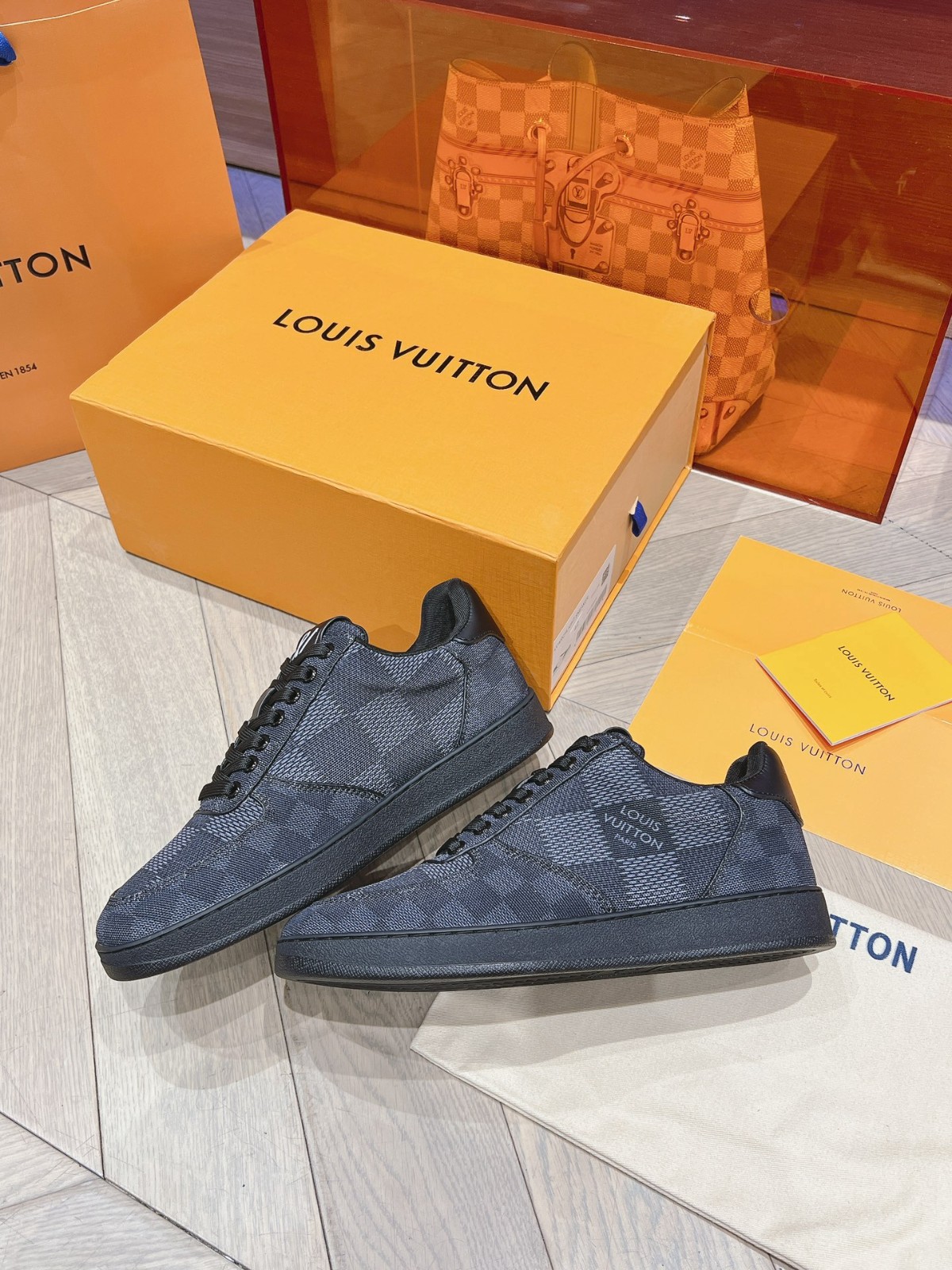 015 38123127 size 39-45