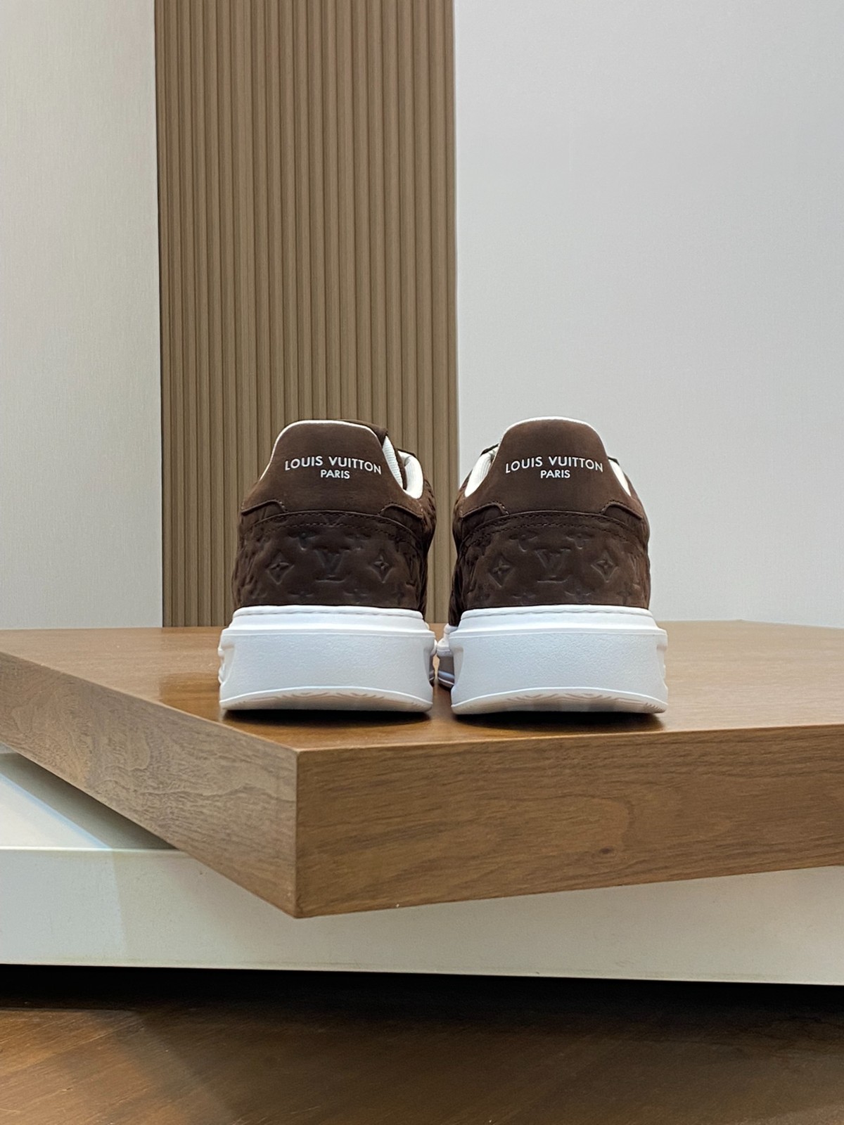010 40123136 size 38-45
