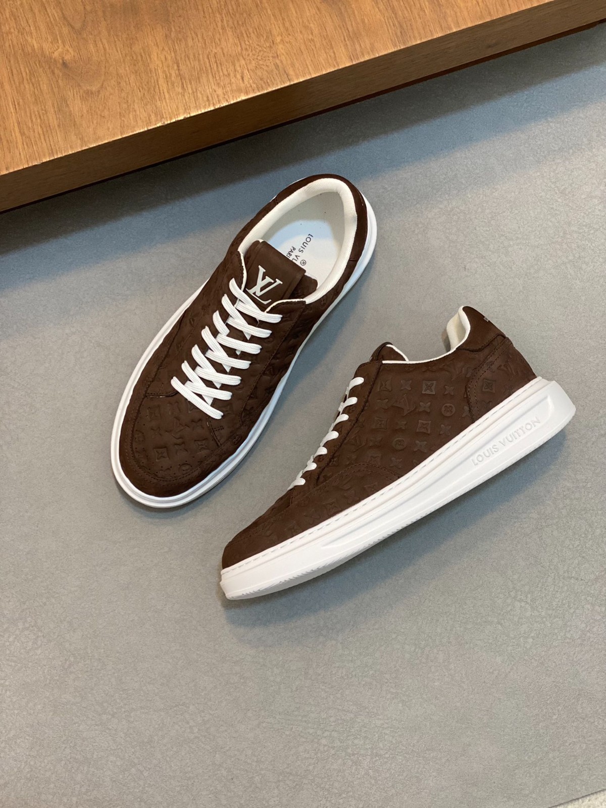 010 40123136 size 38-45