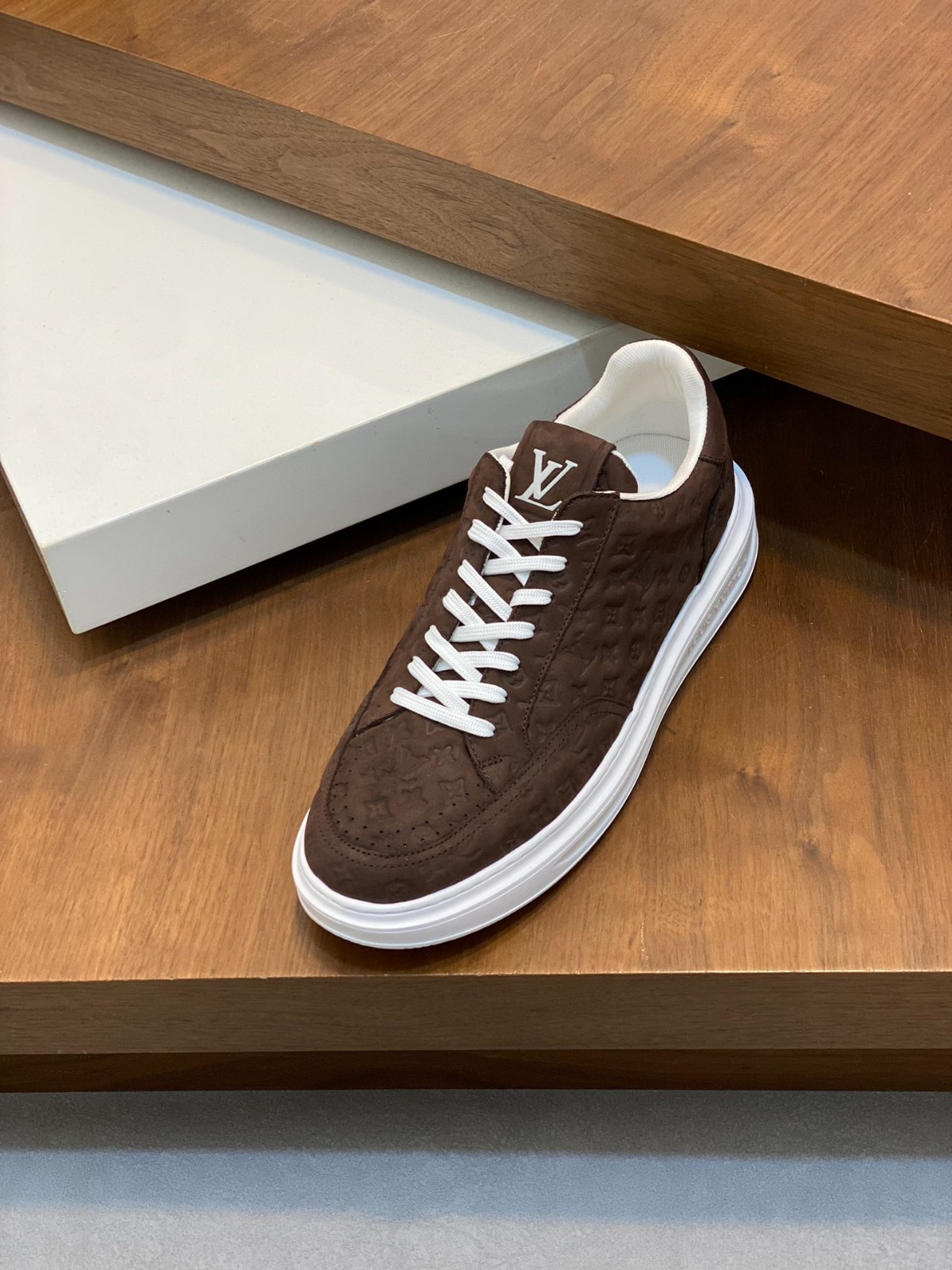 010 40123136 size 38-45