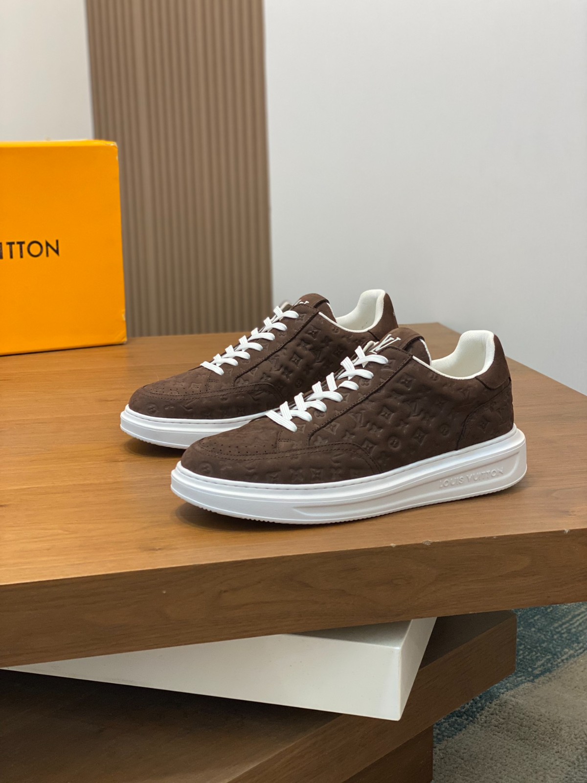 010 40123136 size 38-45