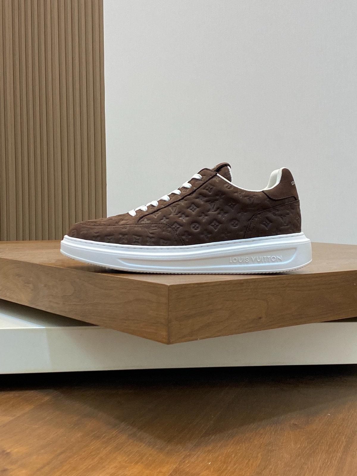 010 40123136 size 38-45