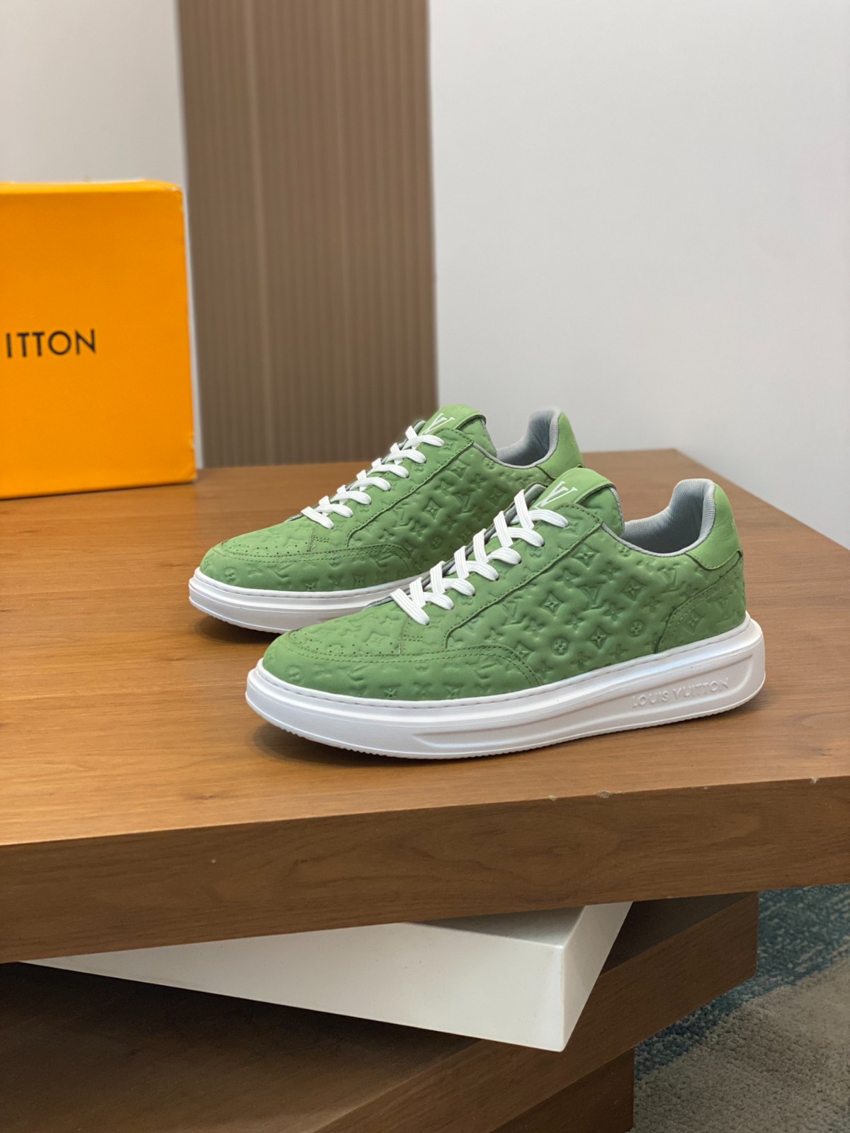 008 40123136 size 38-45
