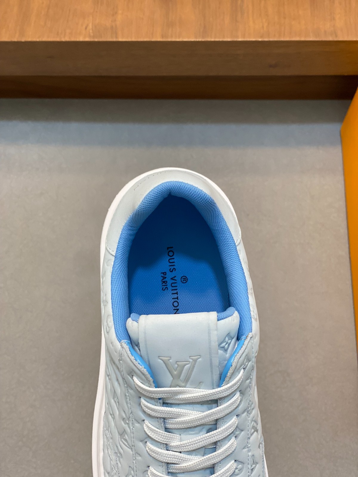 007 40123136 size 38-45
