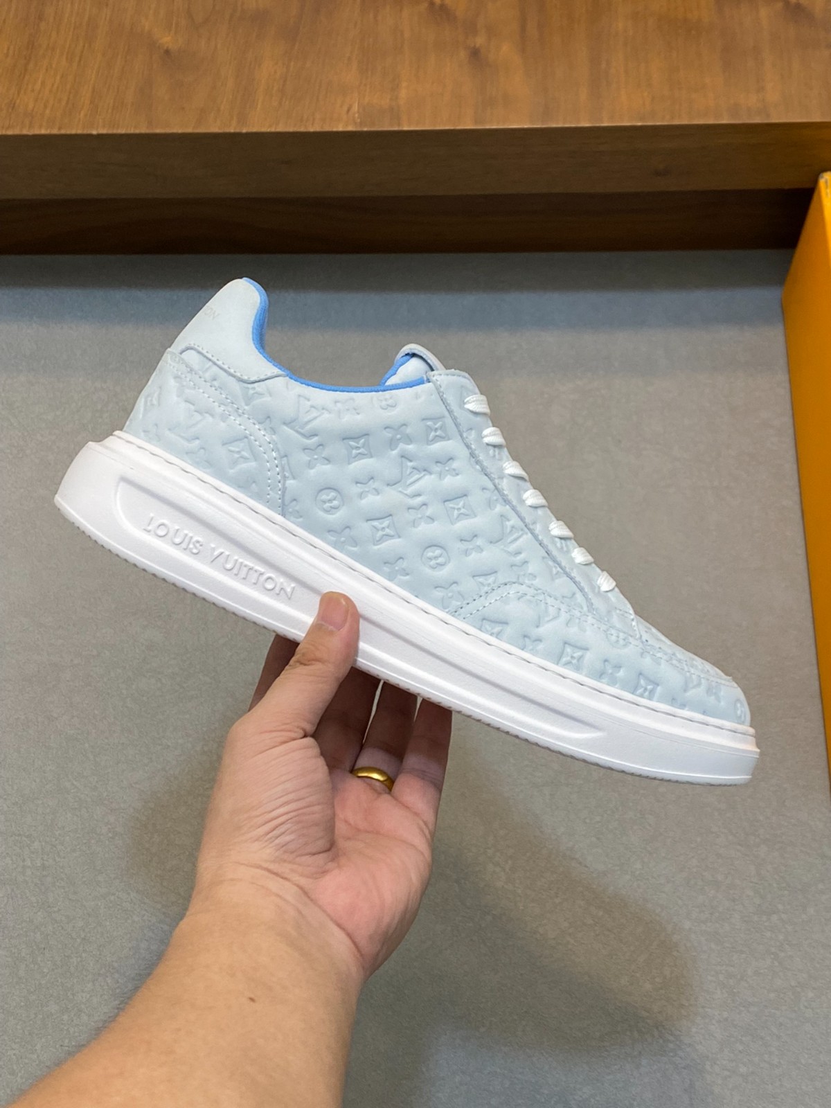 007 40123136 size 38-45