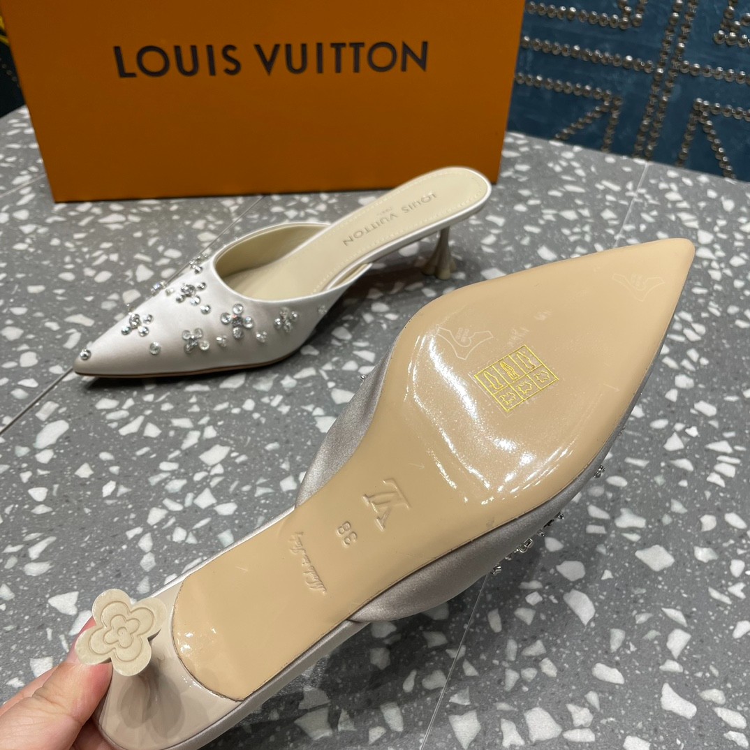 057 32123111 size 35-42