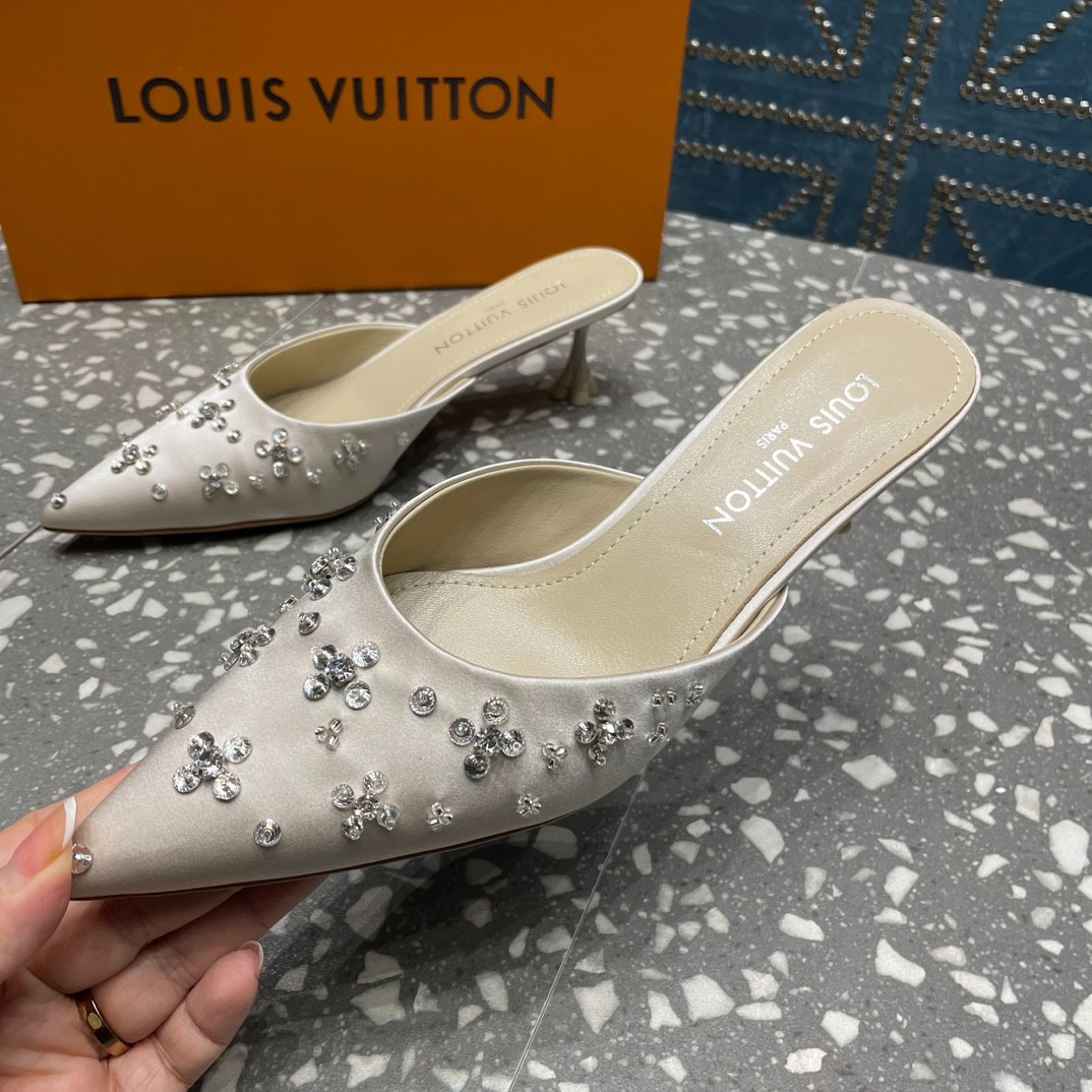 057 32123111 size 35-42