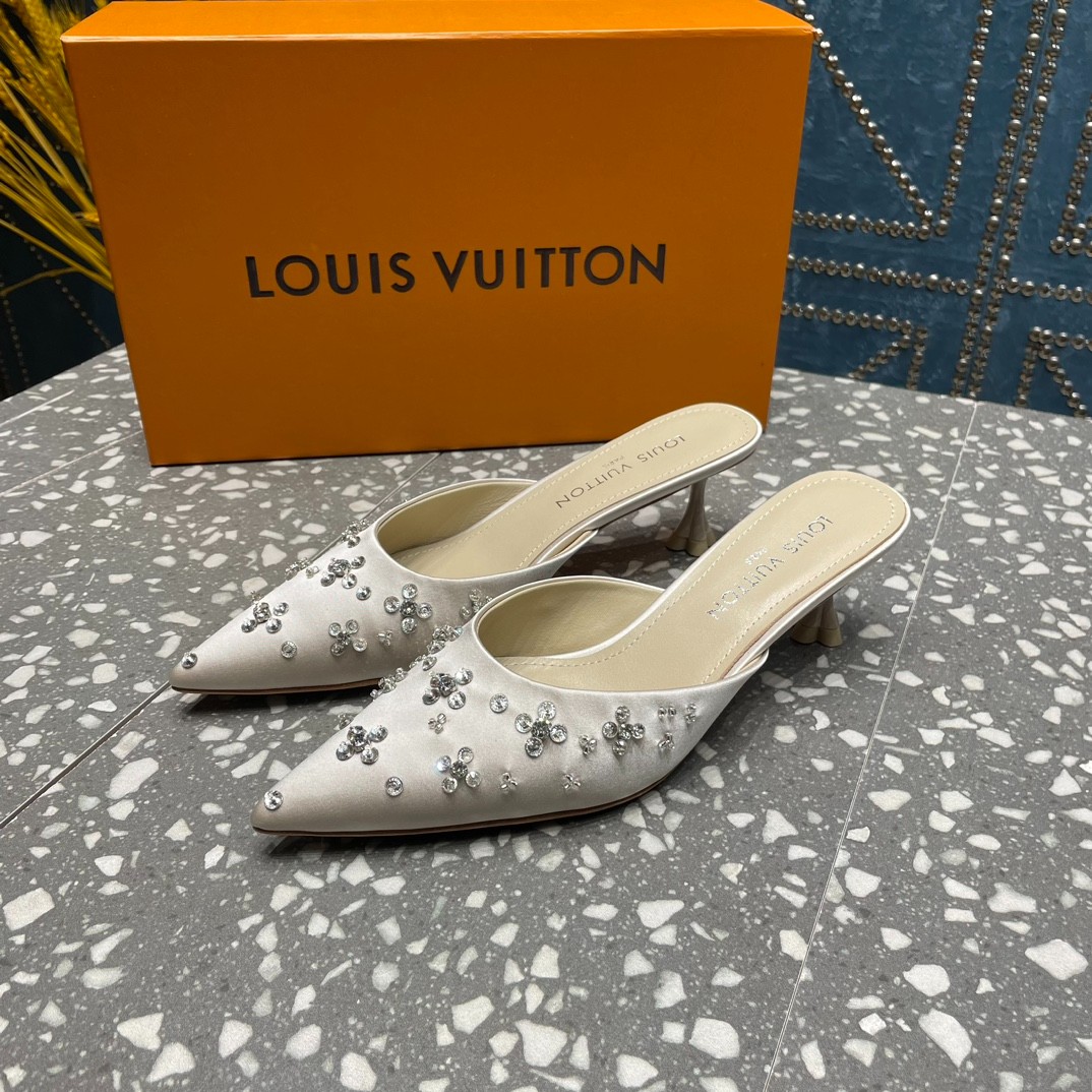 057 32123111 size 35-42