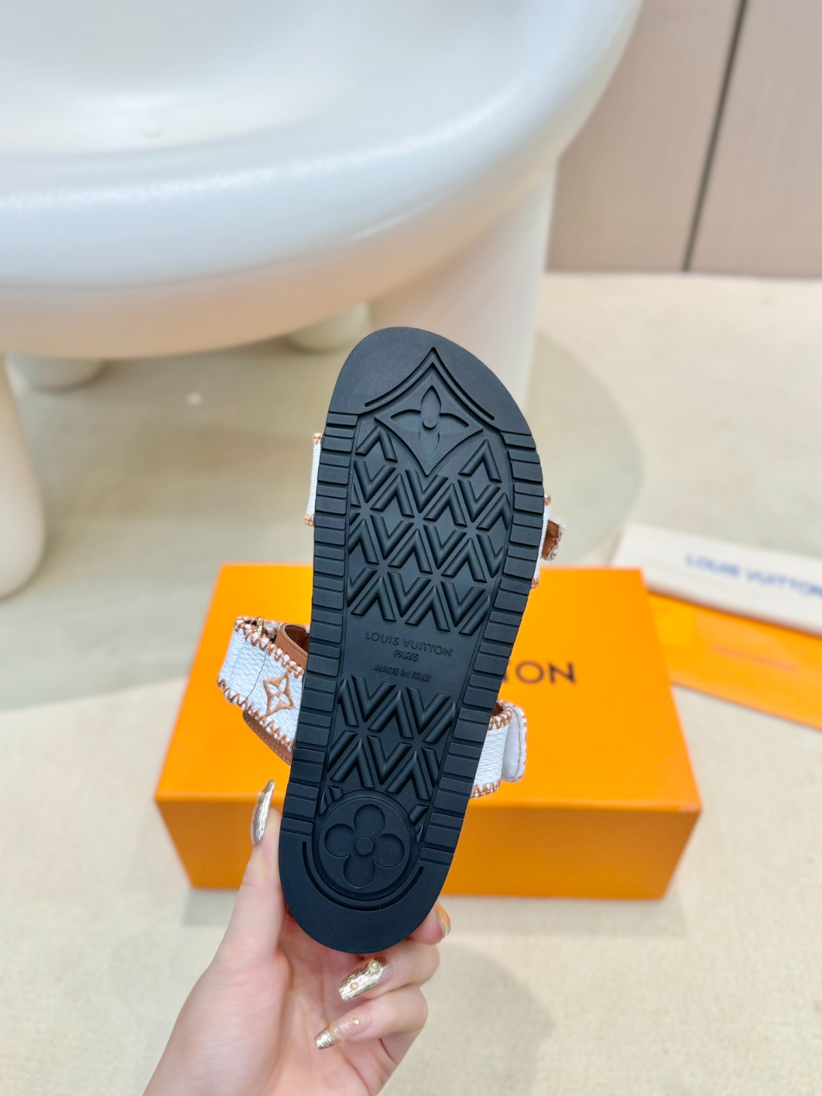 044 24123102 size 35-43