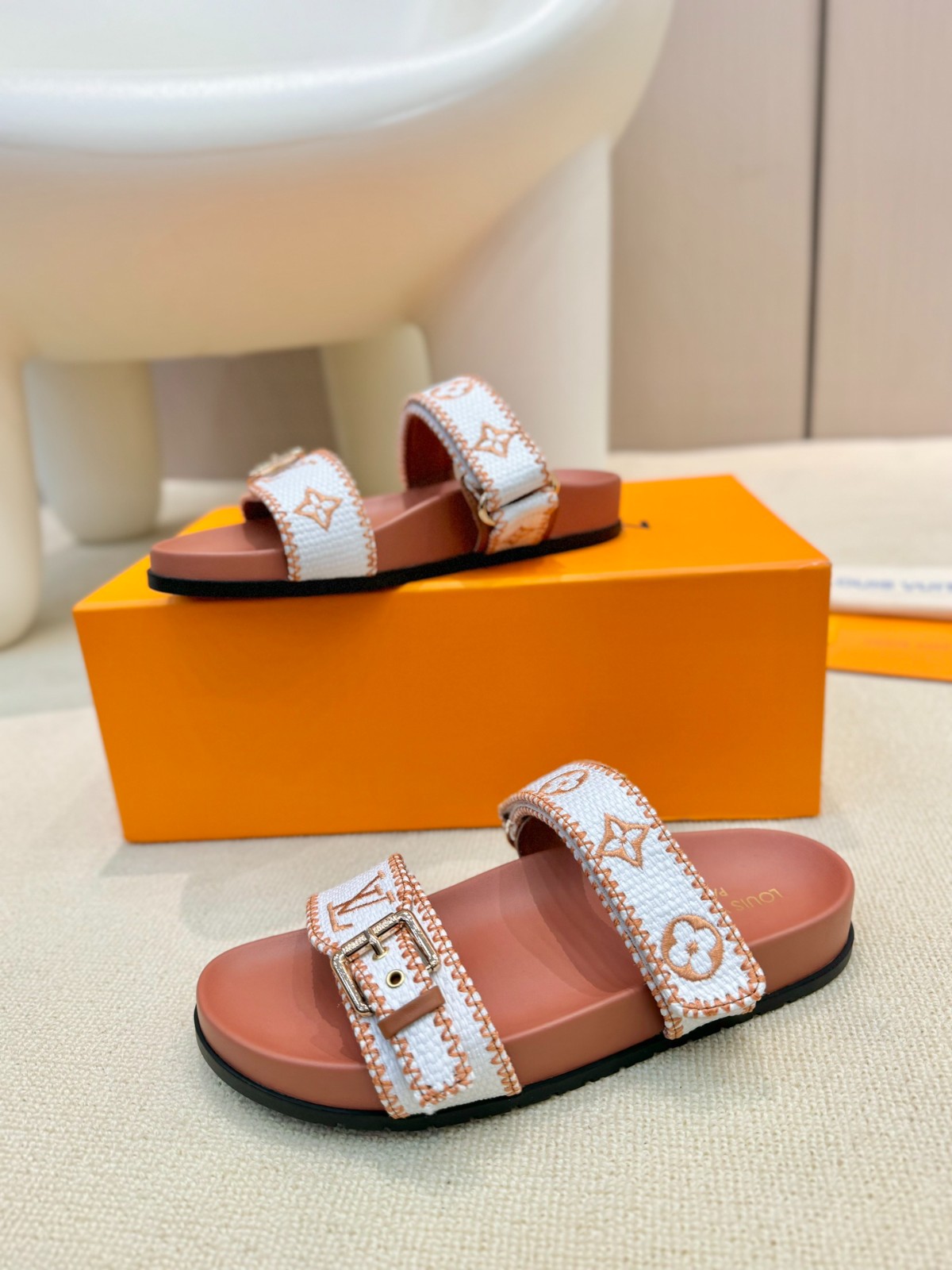 044 24123102 size 35-43
