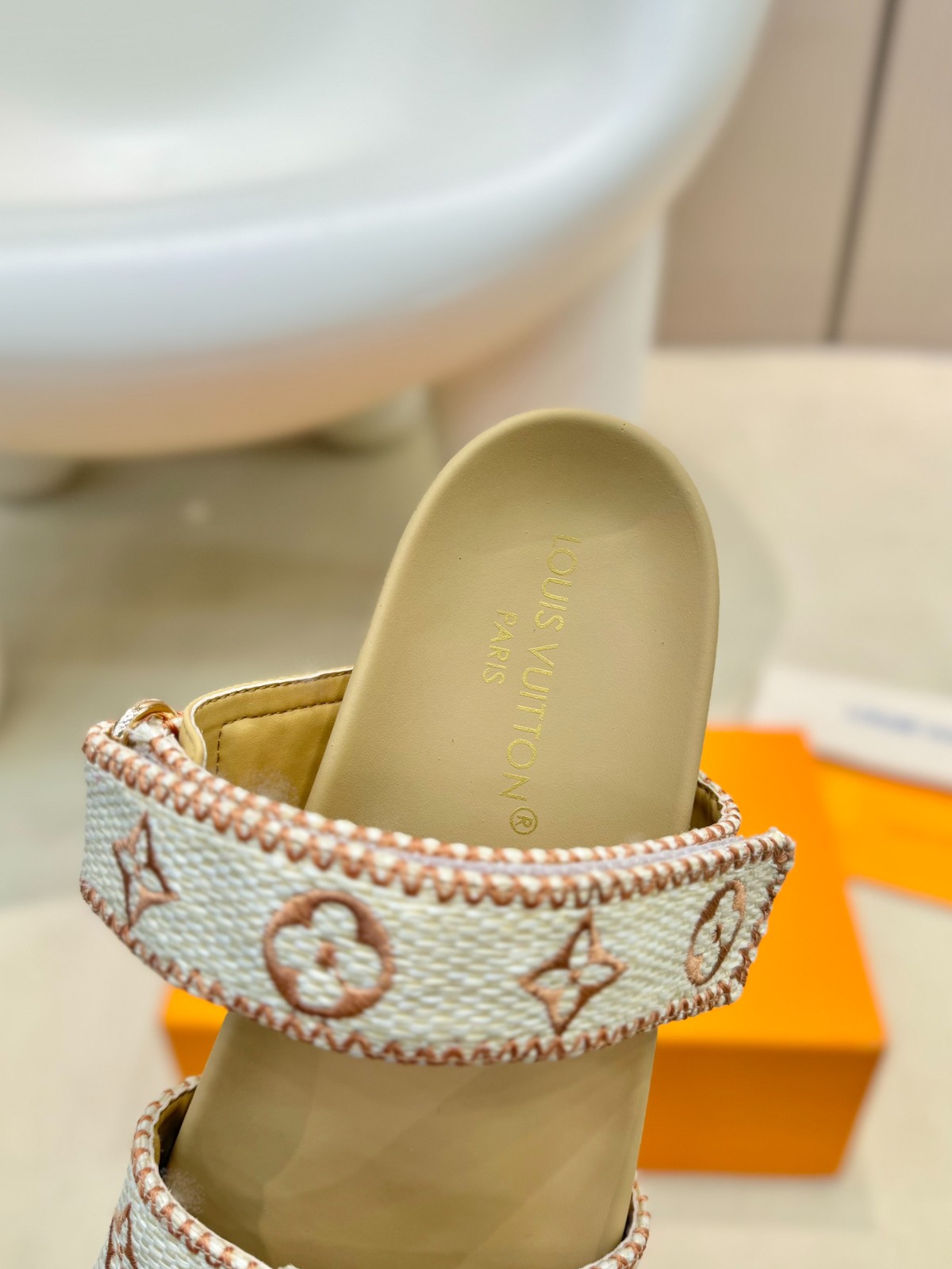 043 24123102 size 35-43