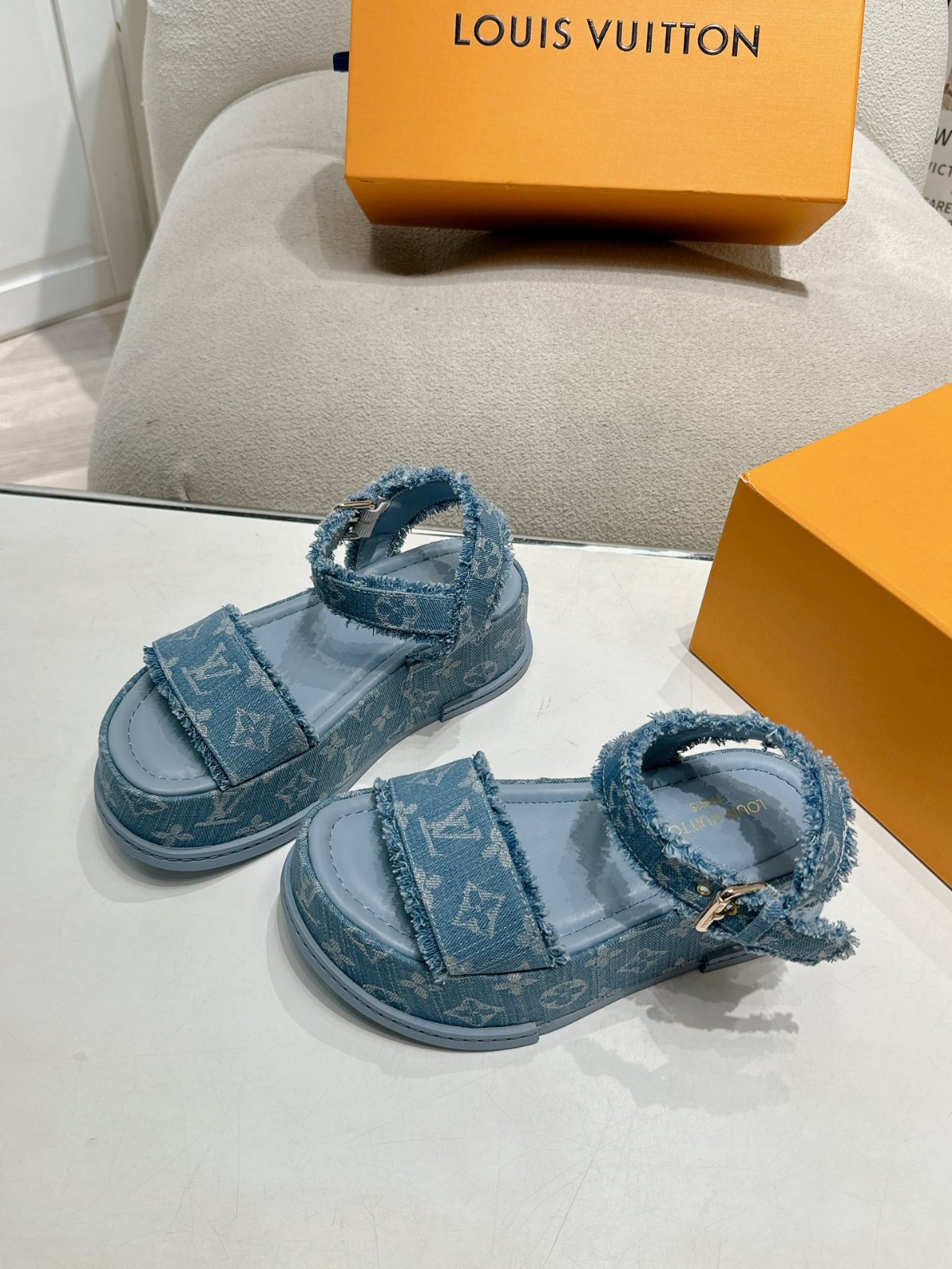 033 26123104 size 35-42