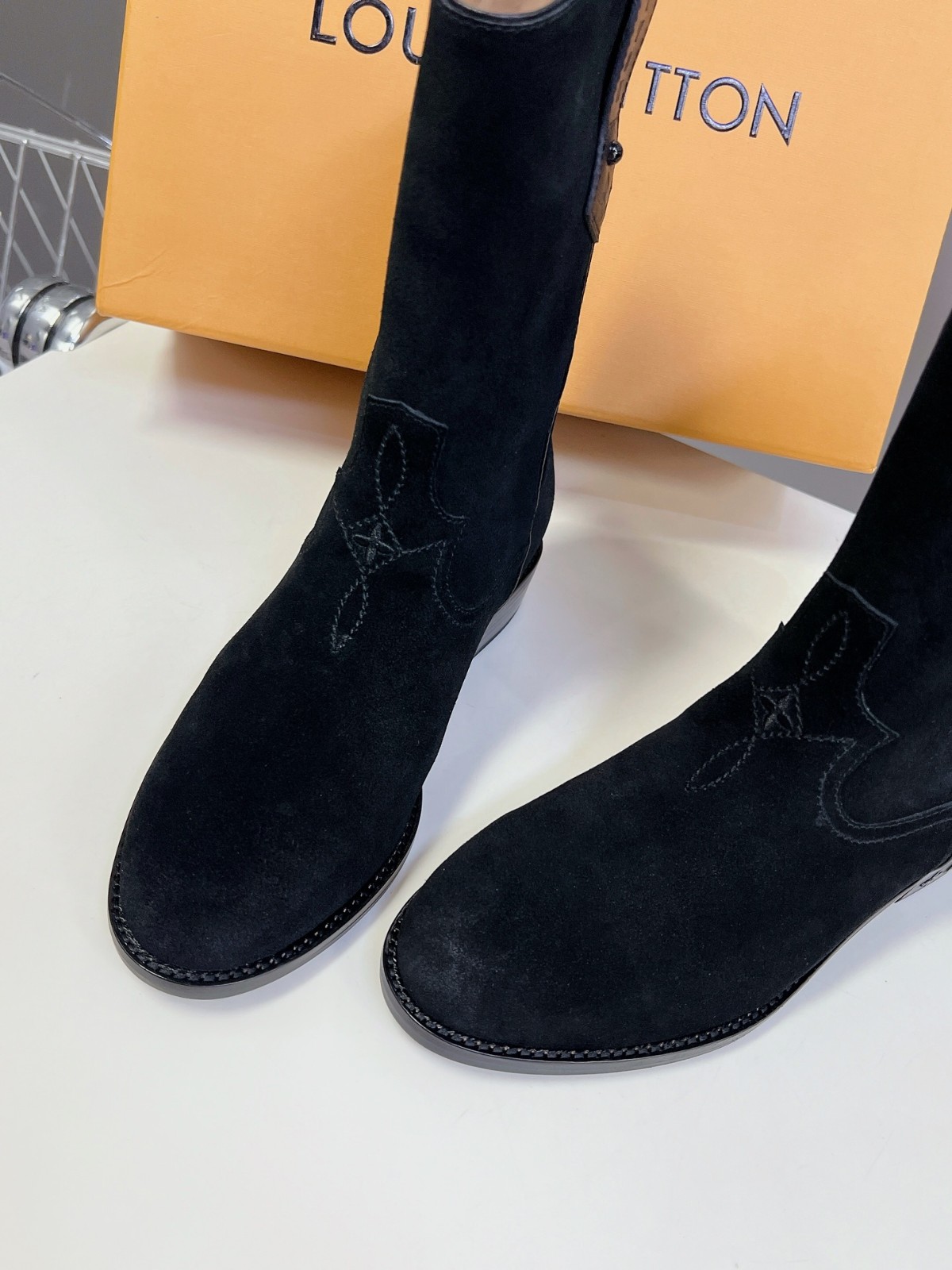 091 44123142 size 35-40