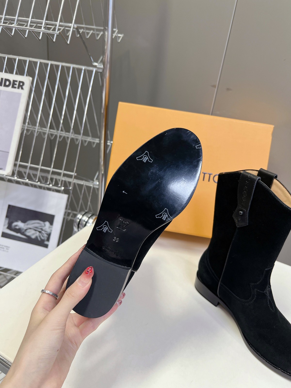 091 44123142 size 35-40
