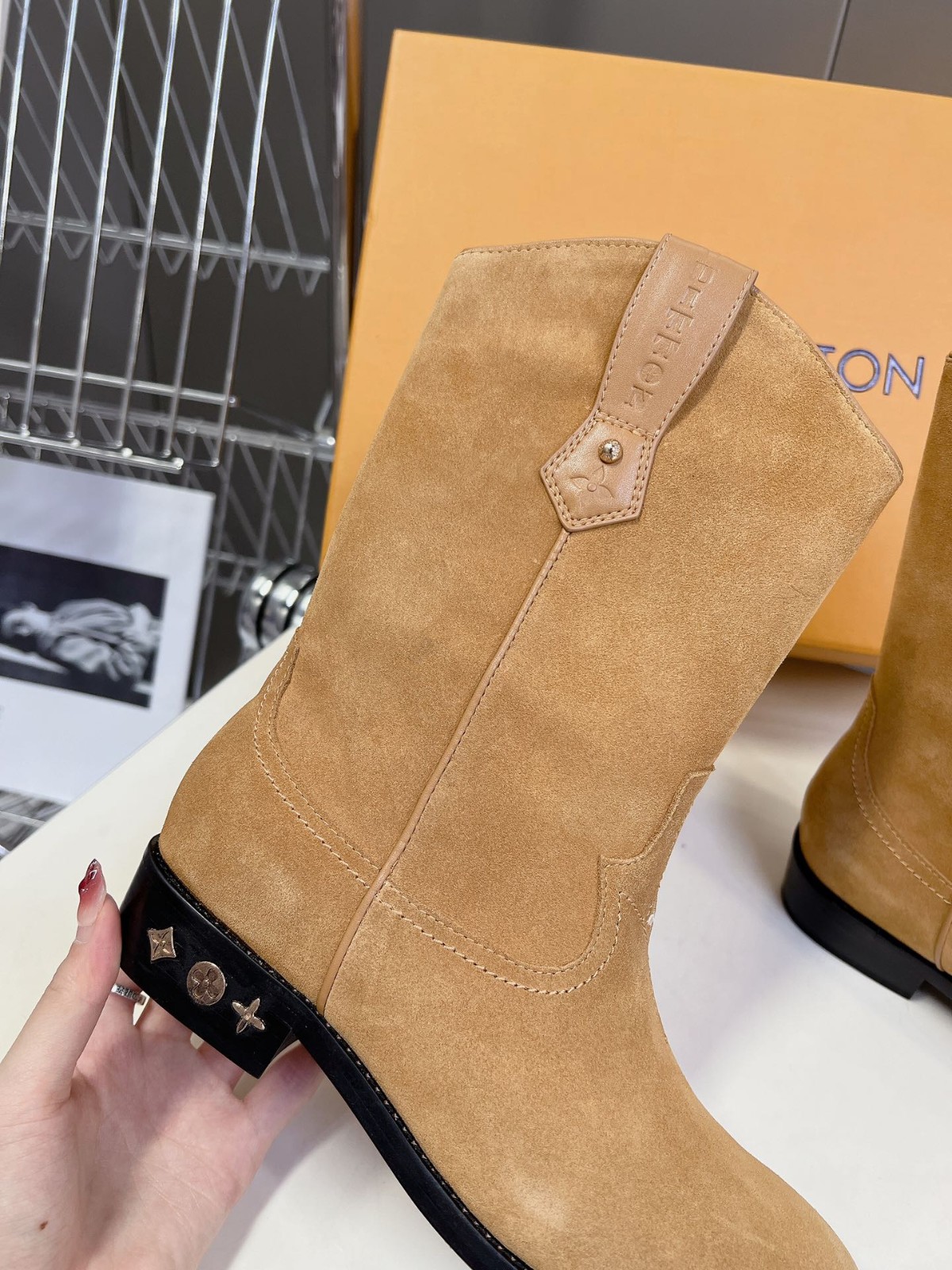090 44123142 size 35-40