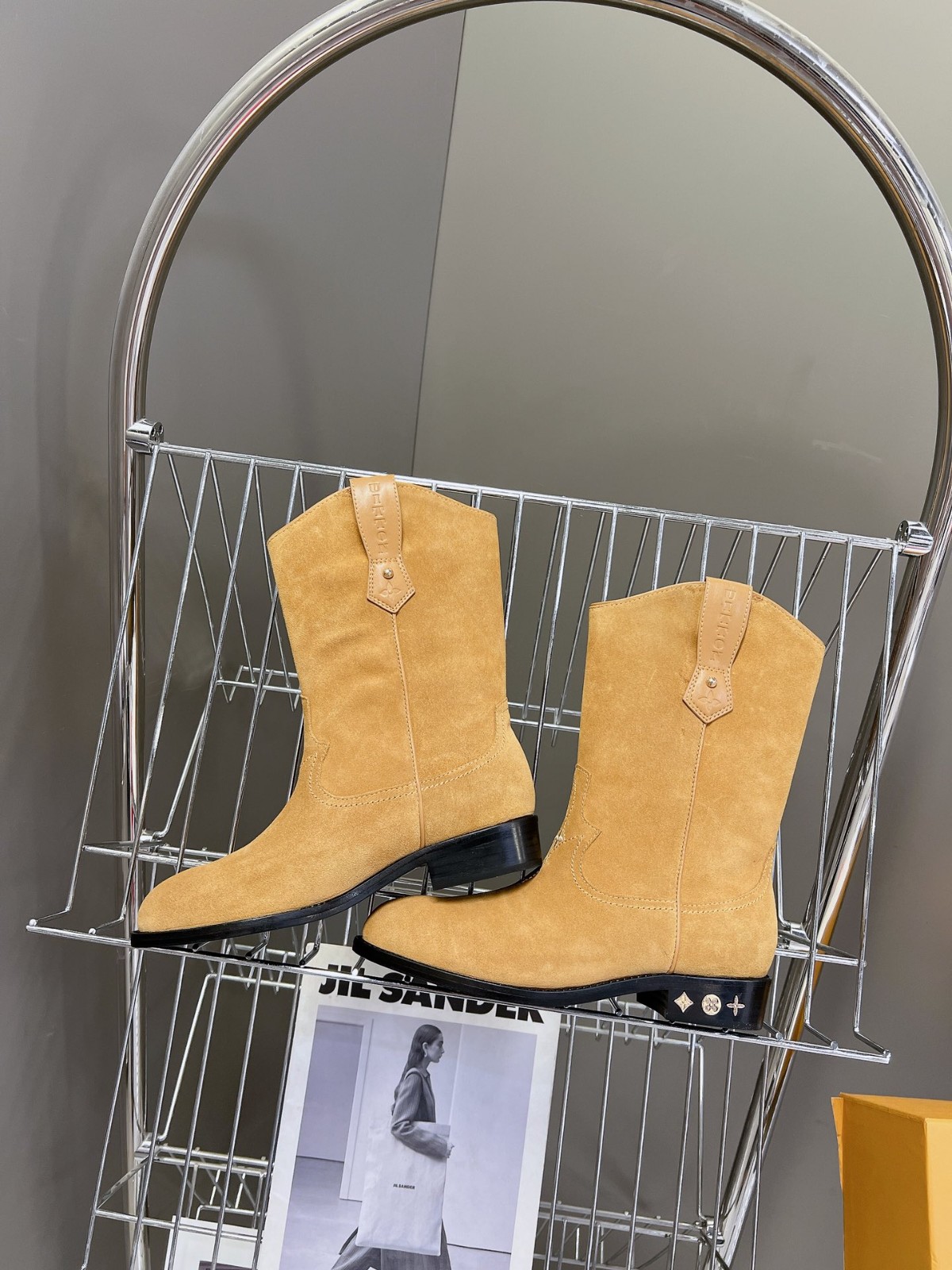 090 44123142 size 35-40