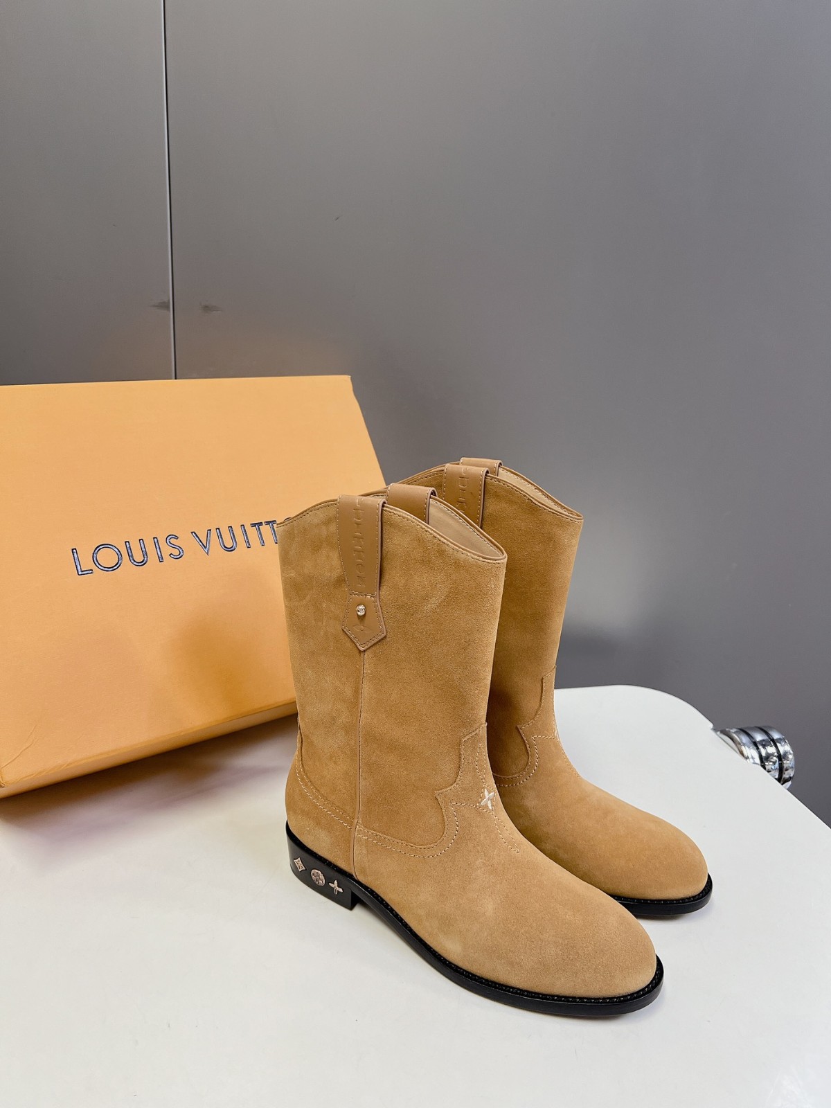 090 44123142 size 35-40