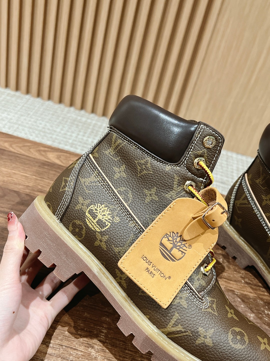 070 42123138 size 39-46