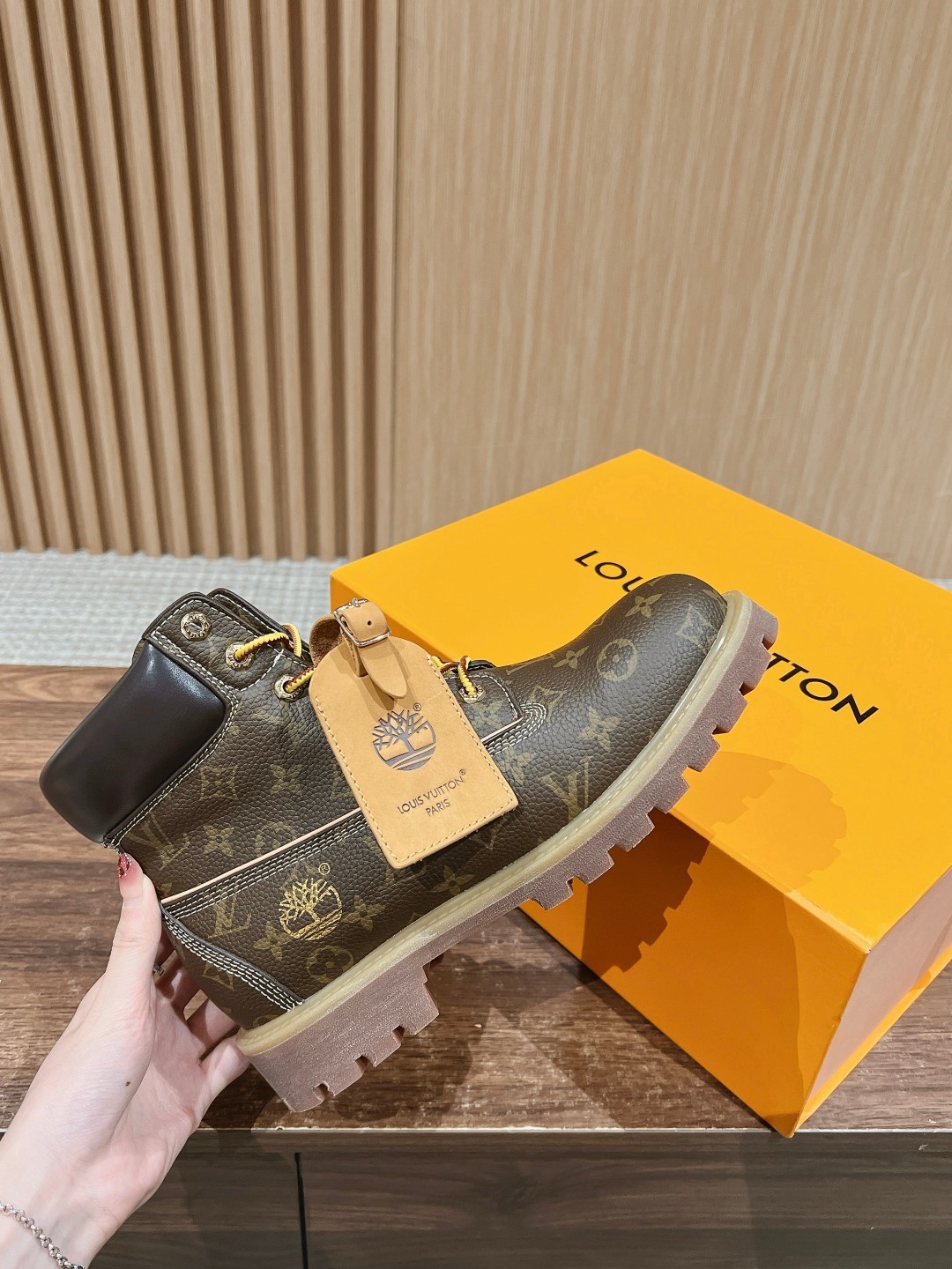 070 42123138 size 39-46