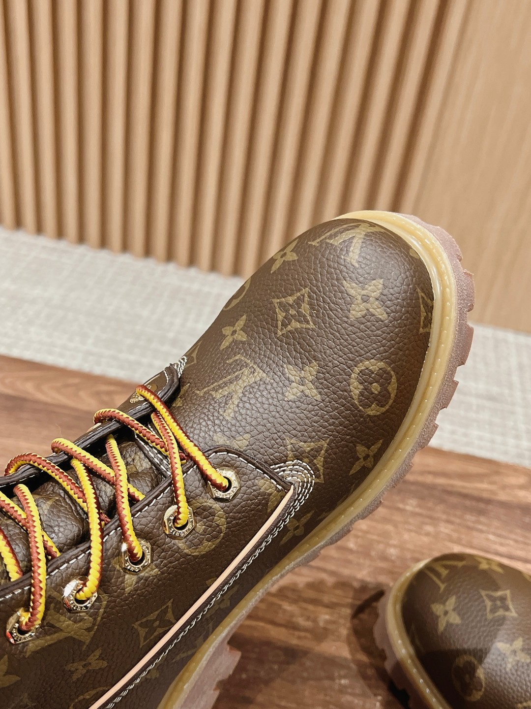 070 42123138 size 39-46