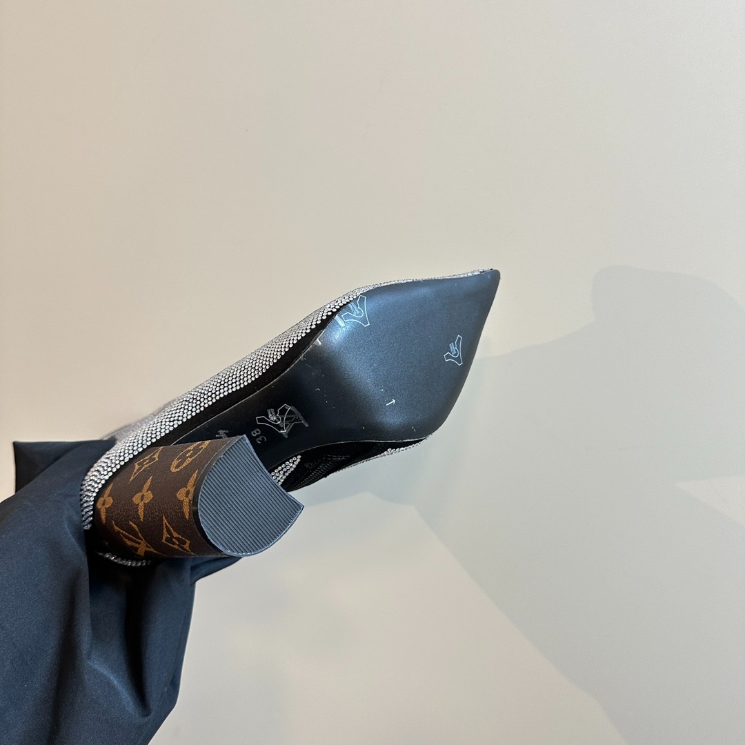 044 48123154 size 34-41