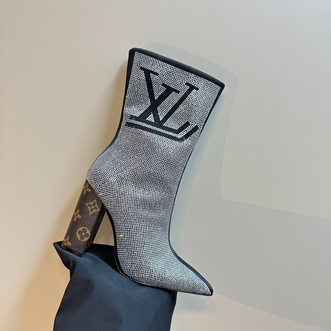 044 48123154 size 34-41