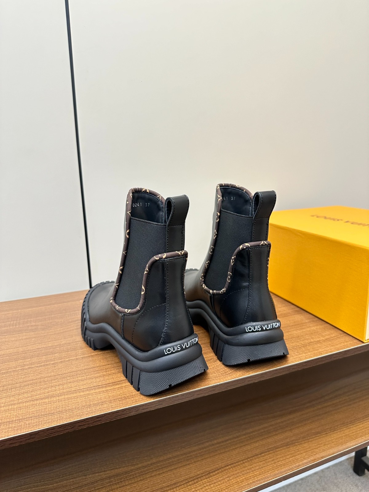 035 42123138 size 35-41