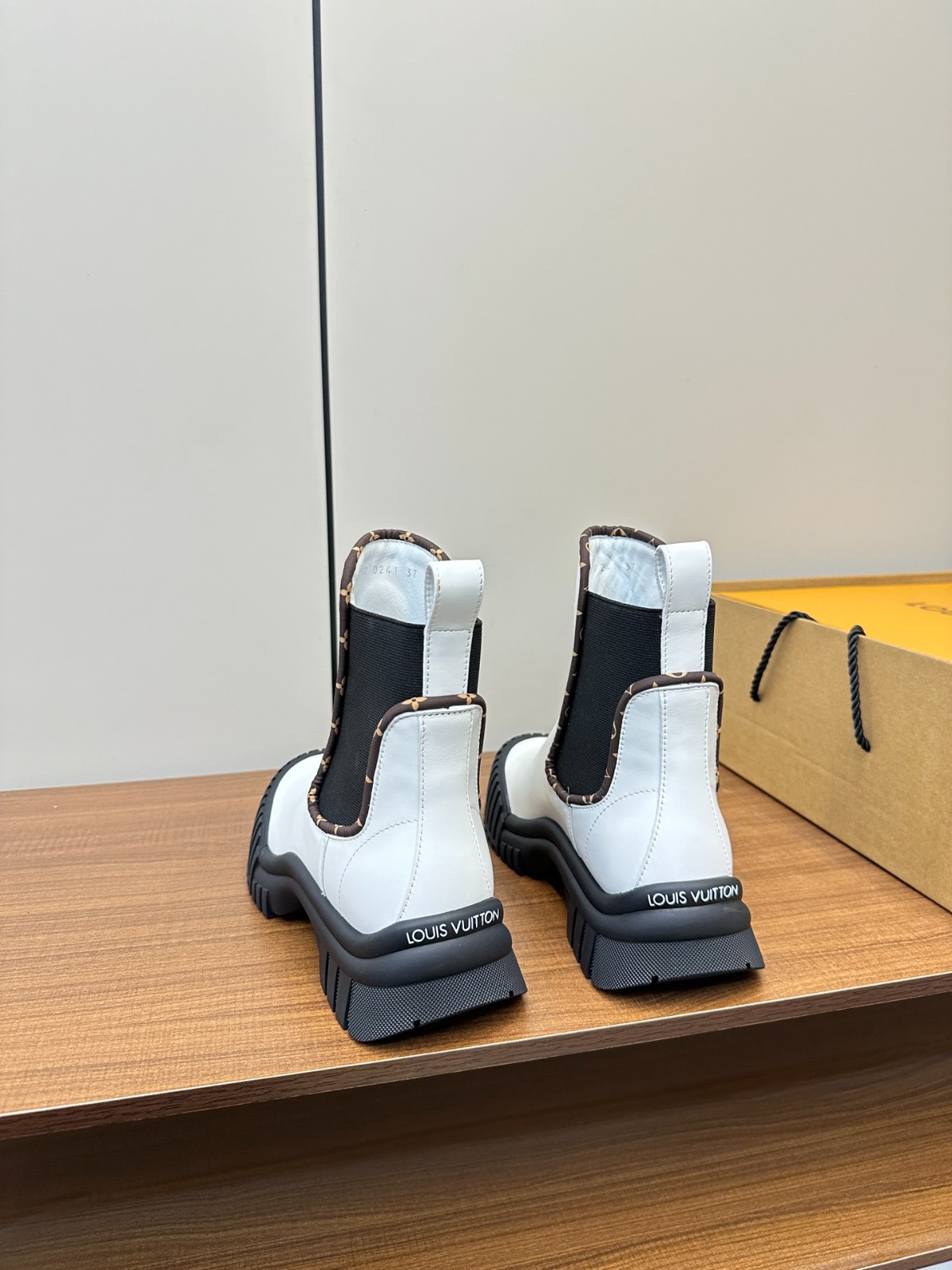 034 42123138 size 35-41