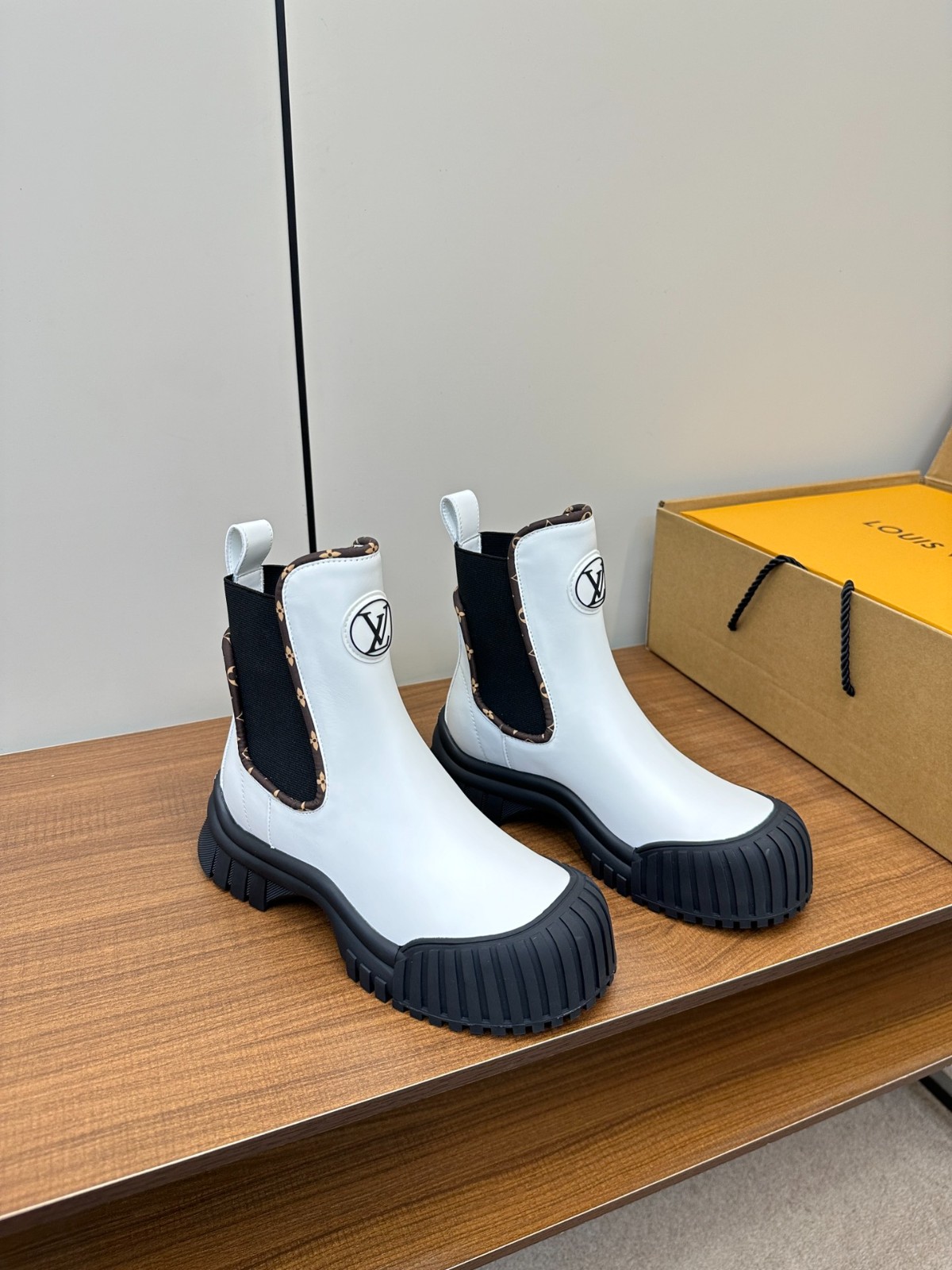 034 42123138 size 35-41