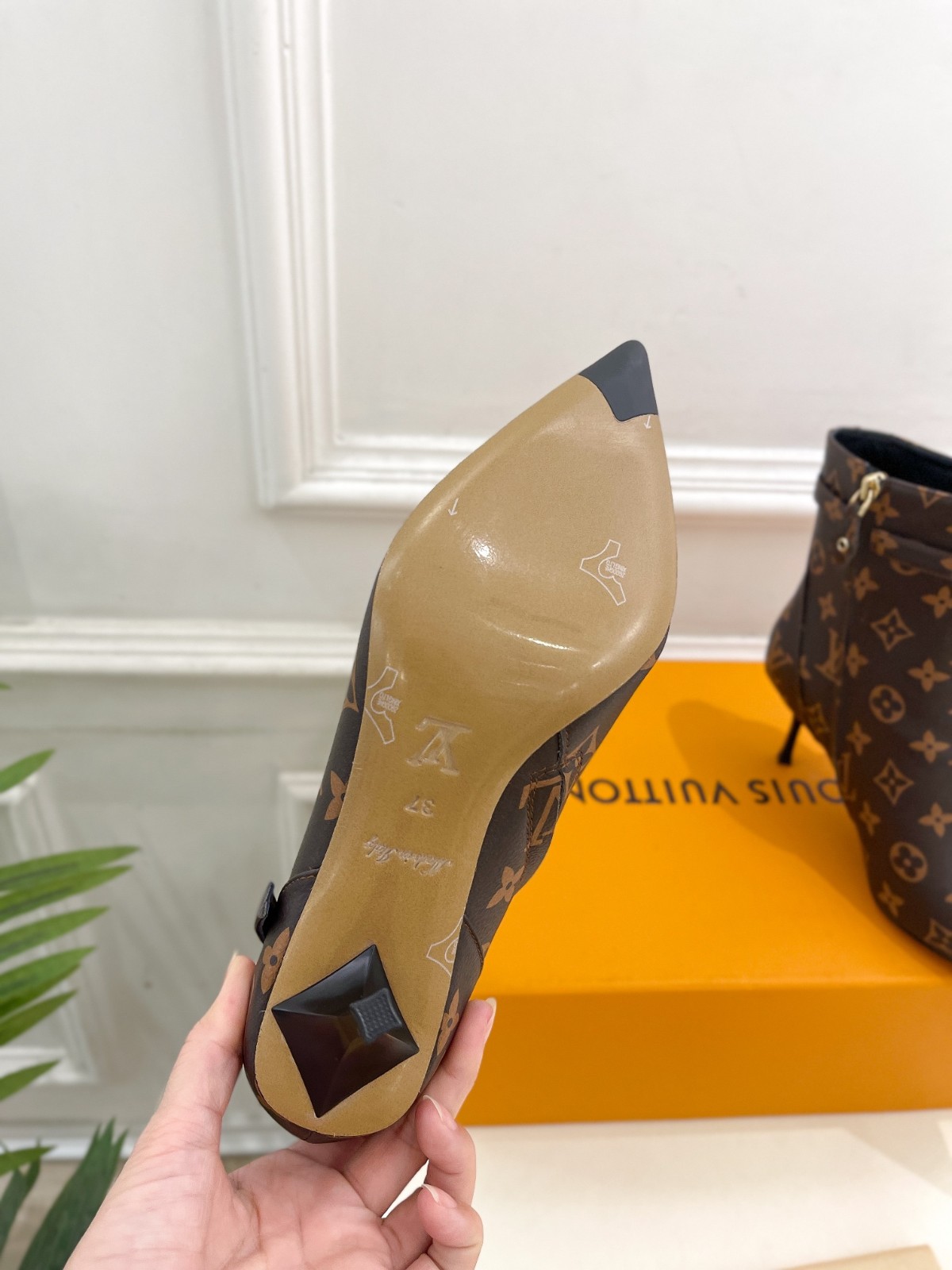 022 46123148 size 34-41